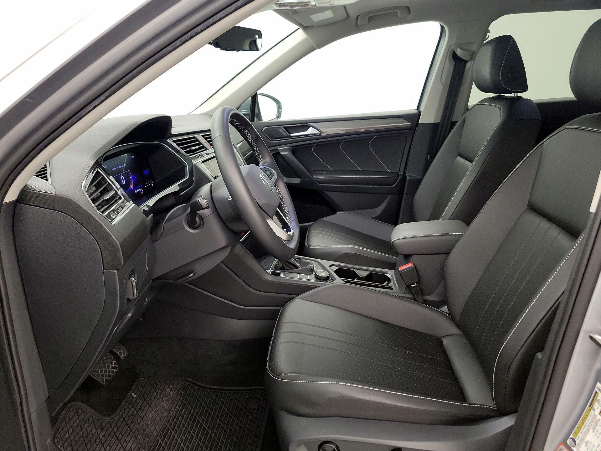 Thumbnail: 2024 Volkswagen Tiguan - 11