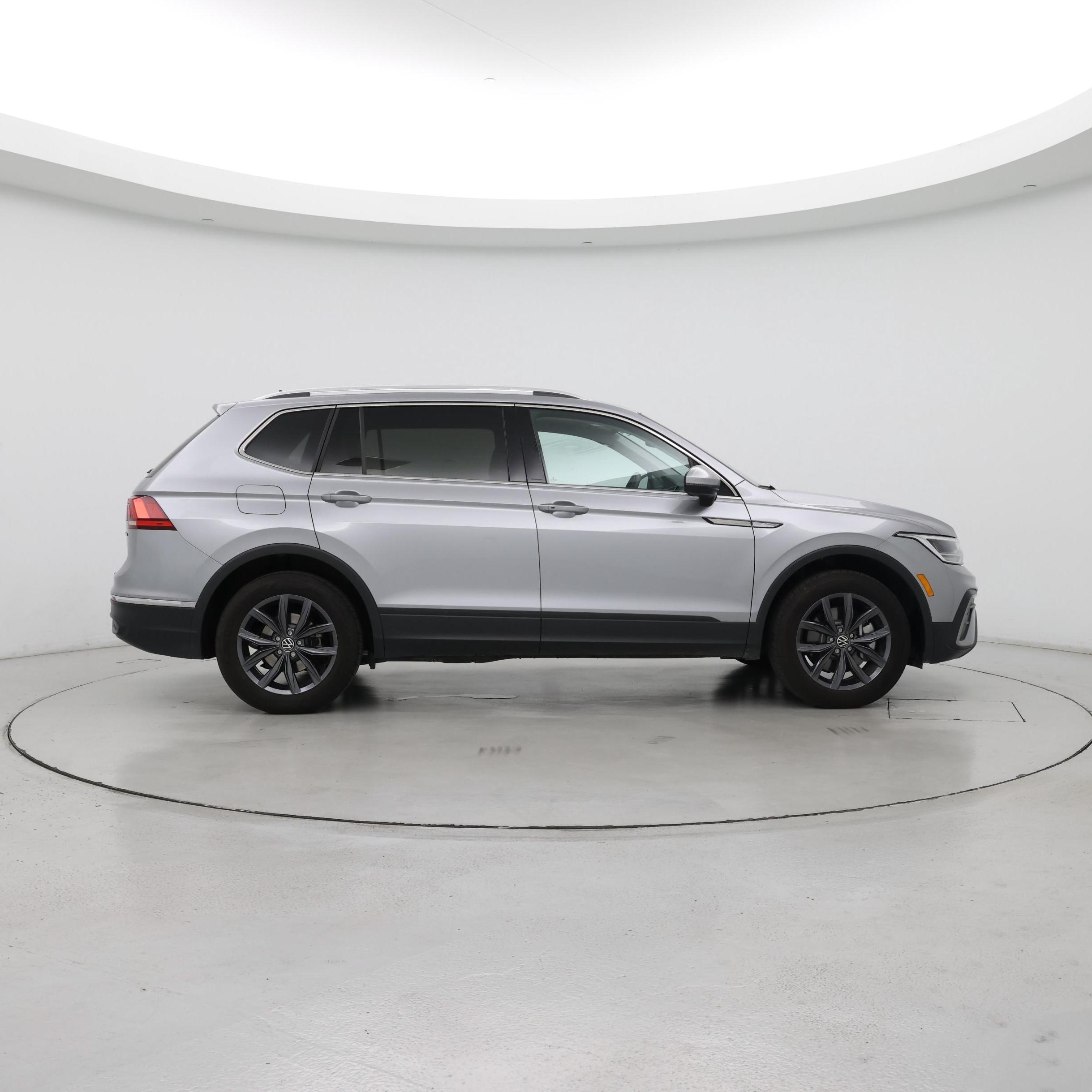 Thumbnail: 2024 Volkswagen Tiguan - 7