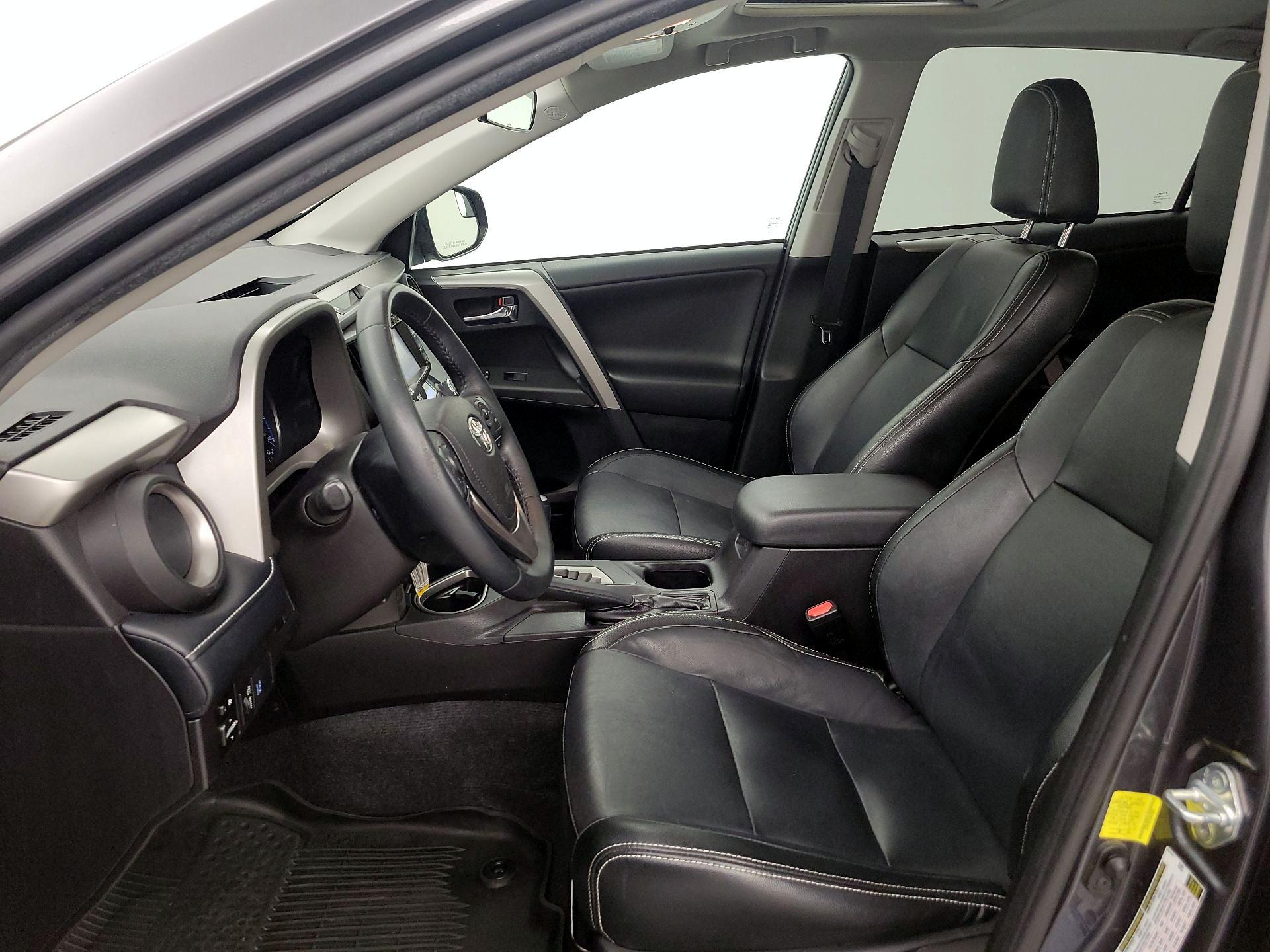 Thumbnail: 2018 Toyota RAV4 - 11