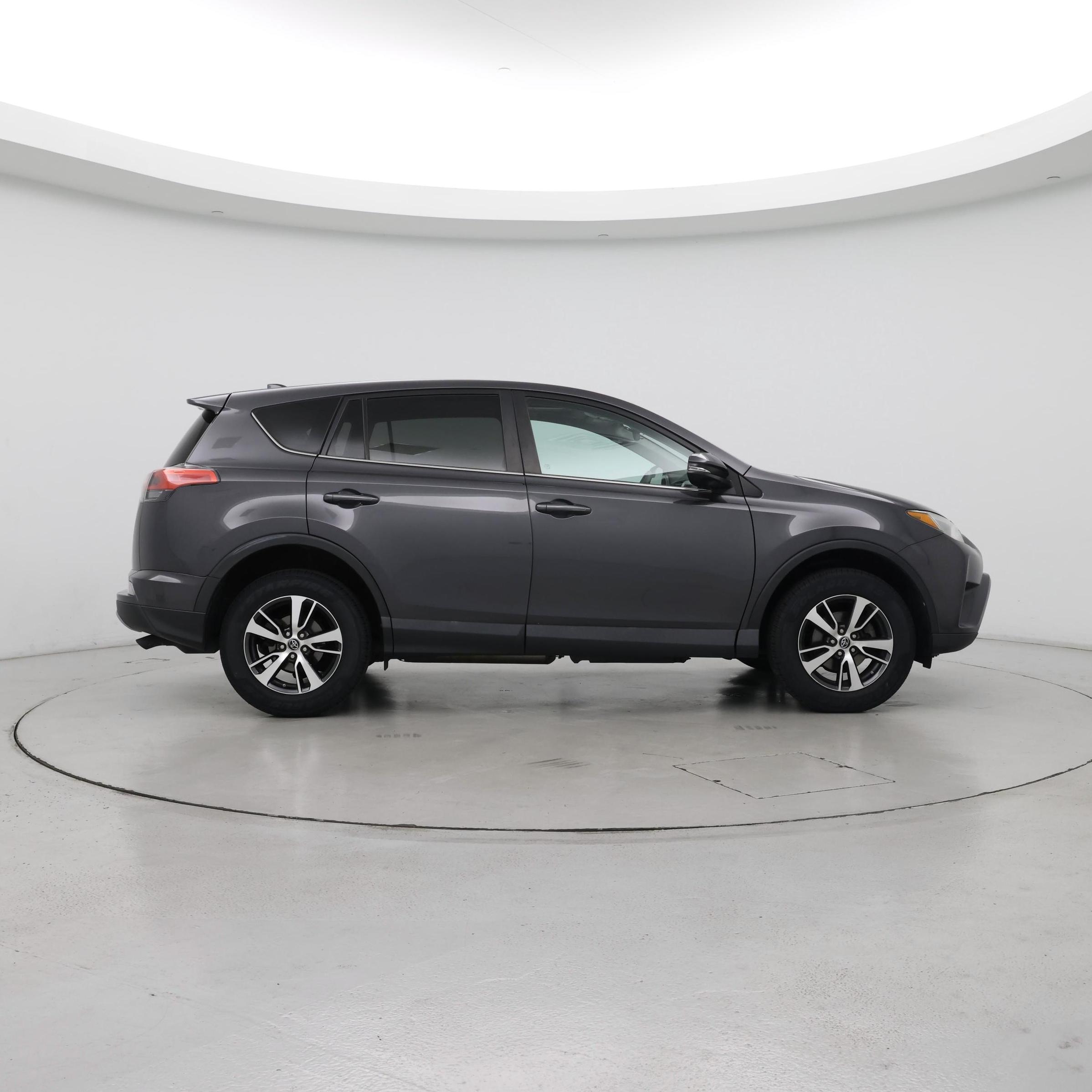 Thumbnail: 2018 Toyota RAV4 - 7