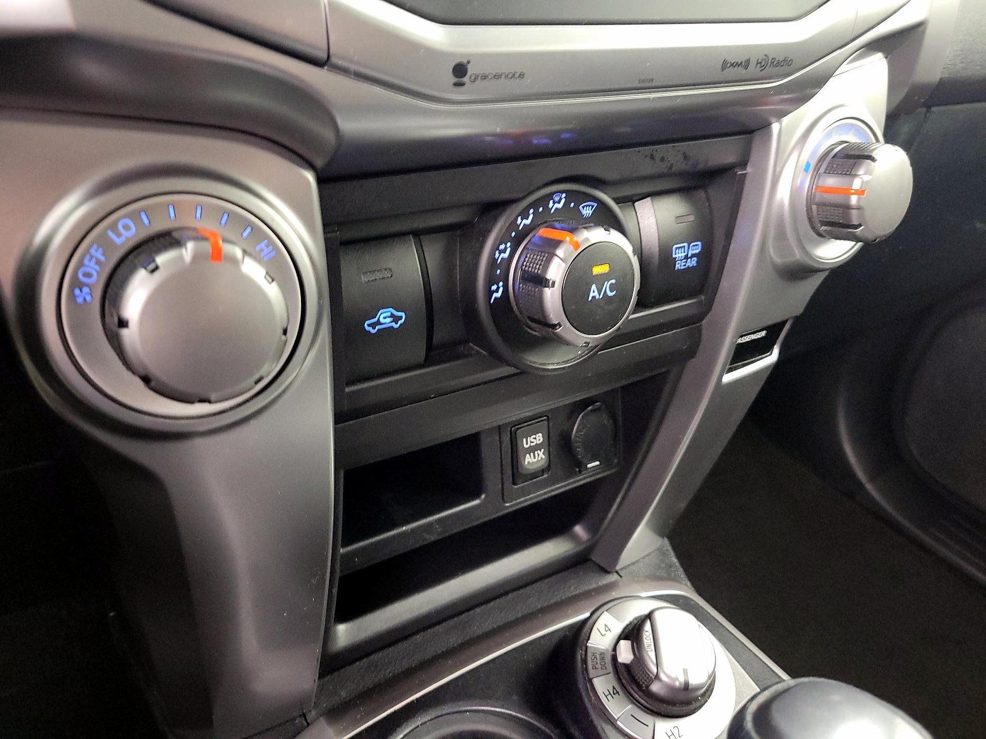 Thumbnail: 2016 Toyota 4Runner - 16