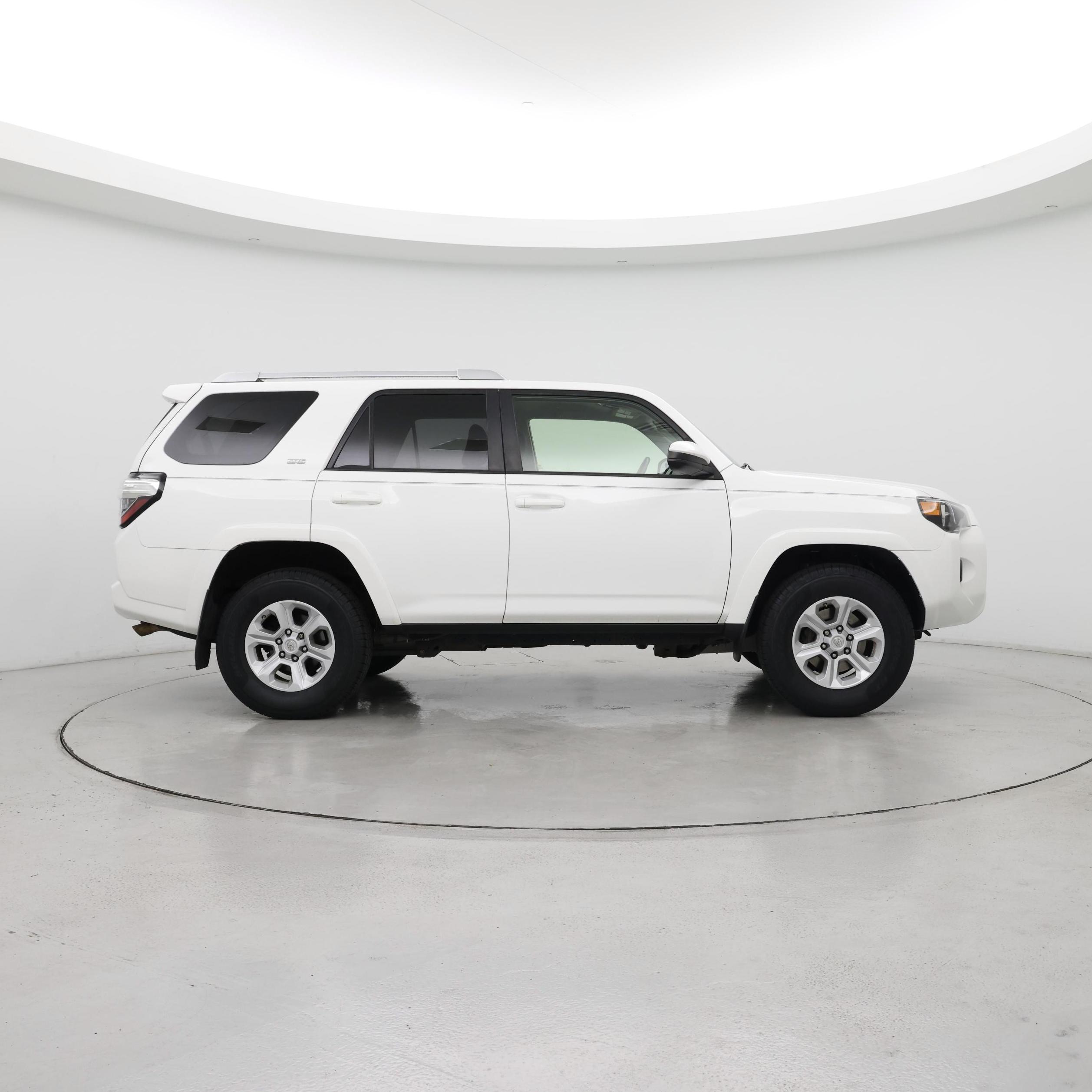 Thumbnail: 2016 Toyota 4Runner - 7