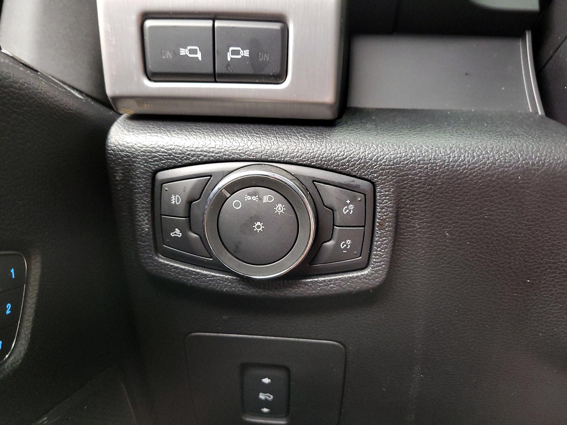 Thumbnail: 2016 Ford F-150 - 13
