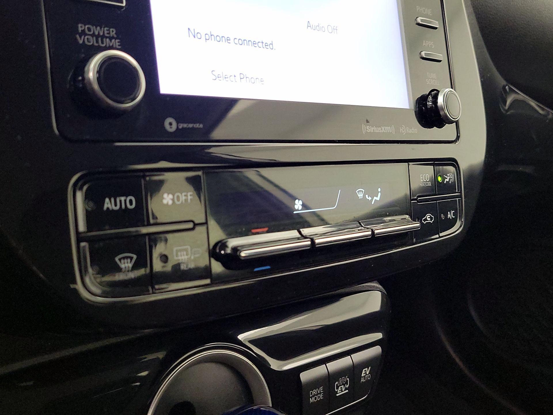 Thumbnail: 2022 Toyota Prius Prime - 16