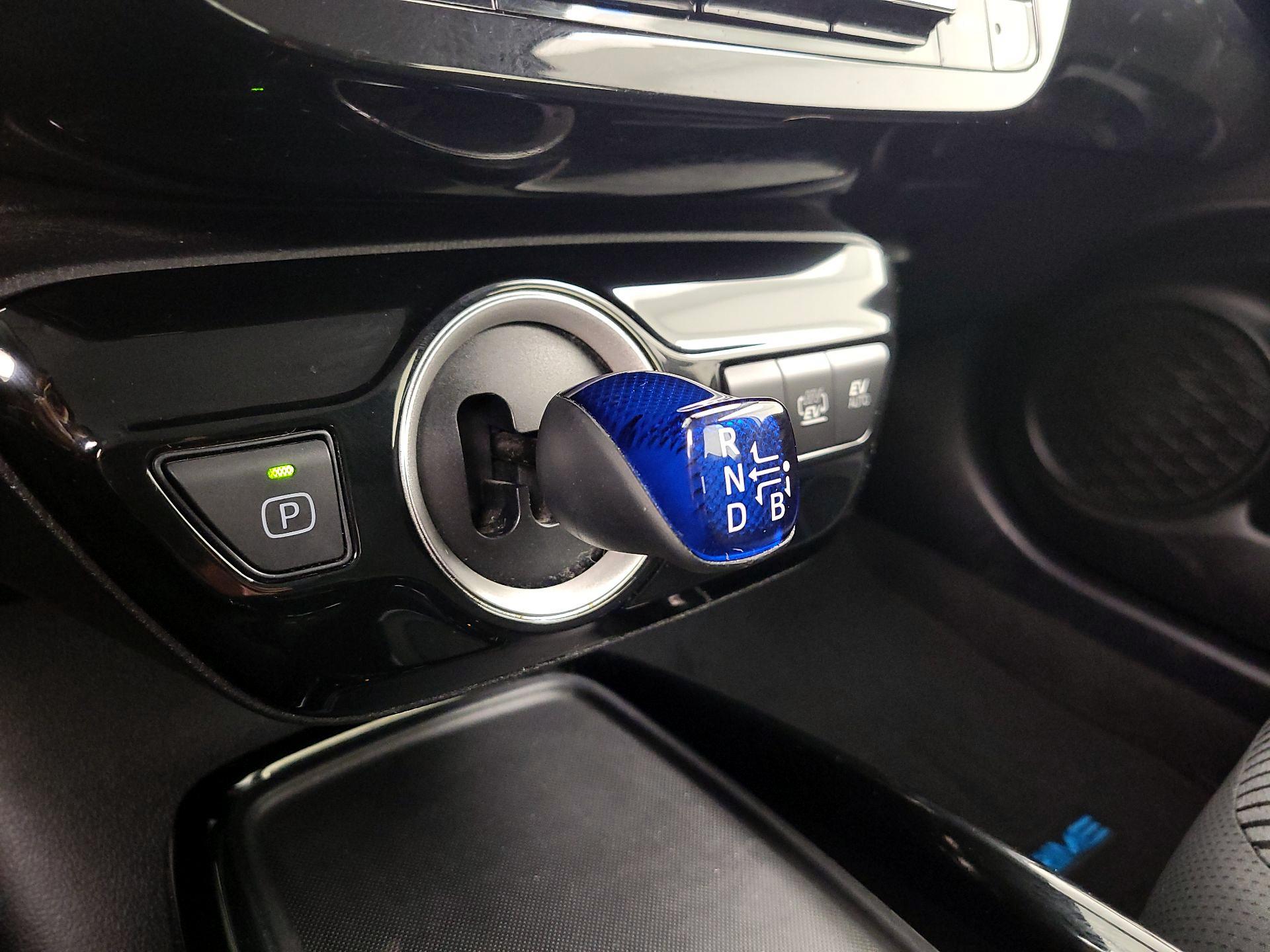 Thumbnail: 2022 Toyota Prius Prime - 17