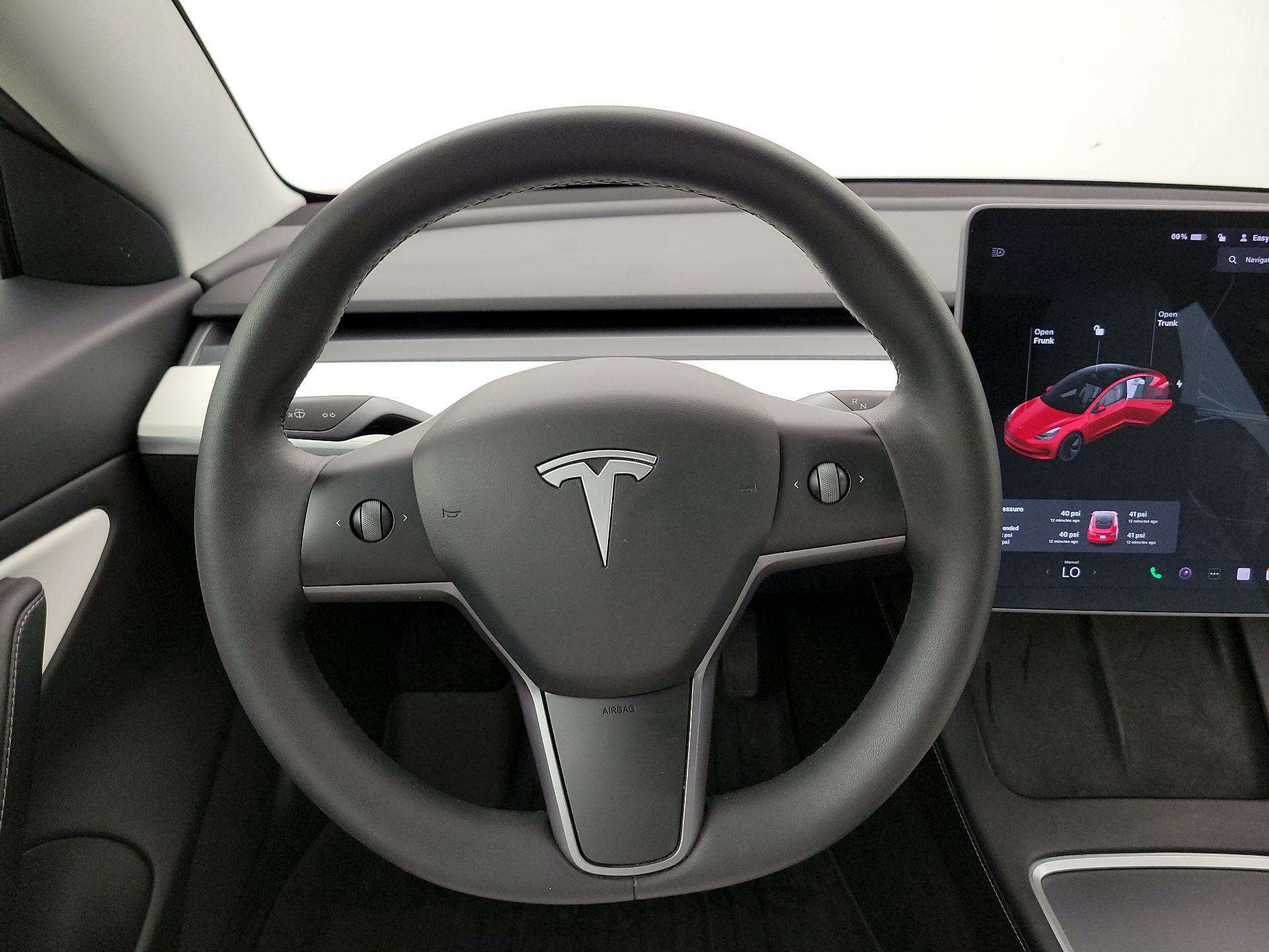 Thumbnail: 2021 Tesla Model 3 - 10
