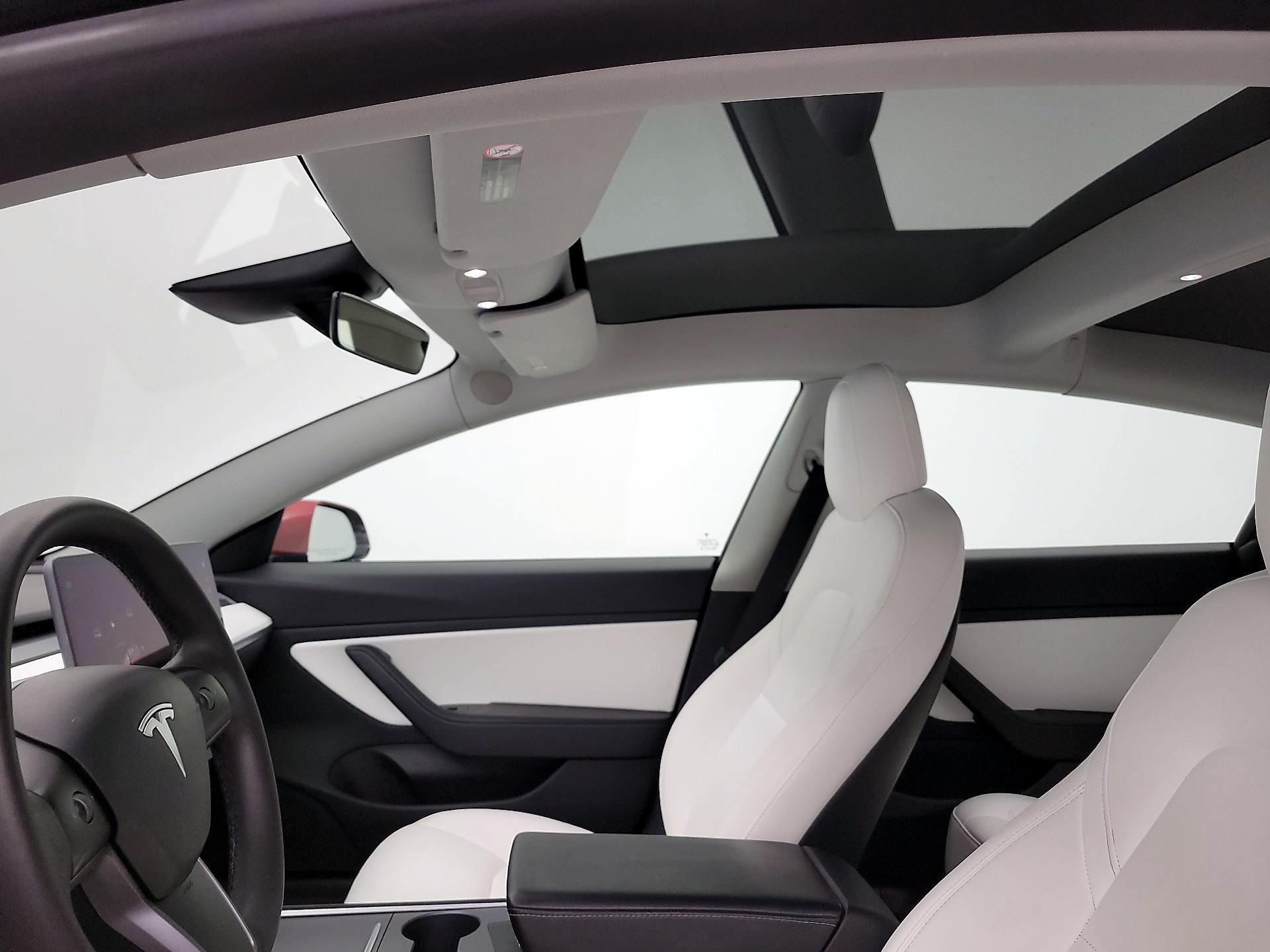 Thumbnail: 2021 Tesla Model 3 - 17