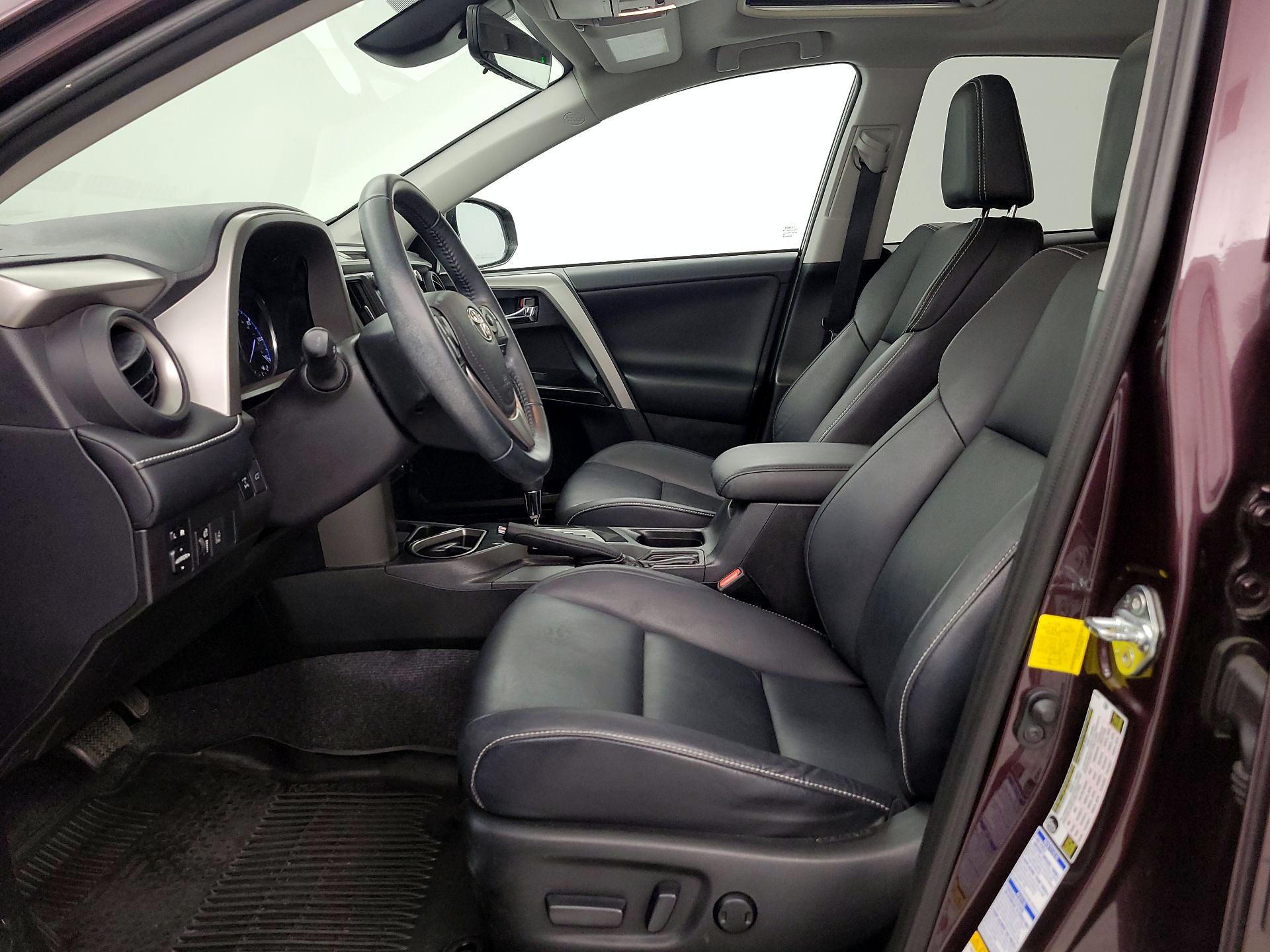Thumbnail: 2016 Toyota RAV4 - 11