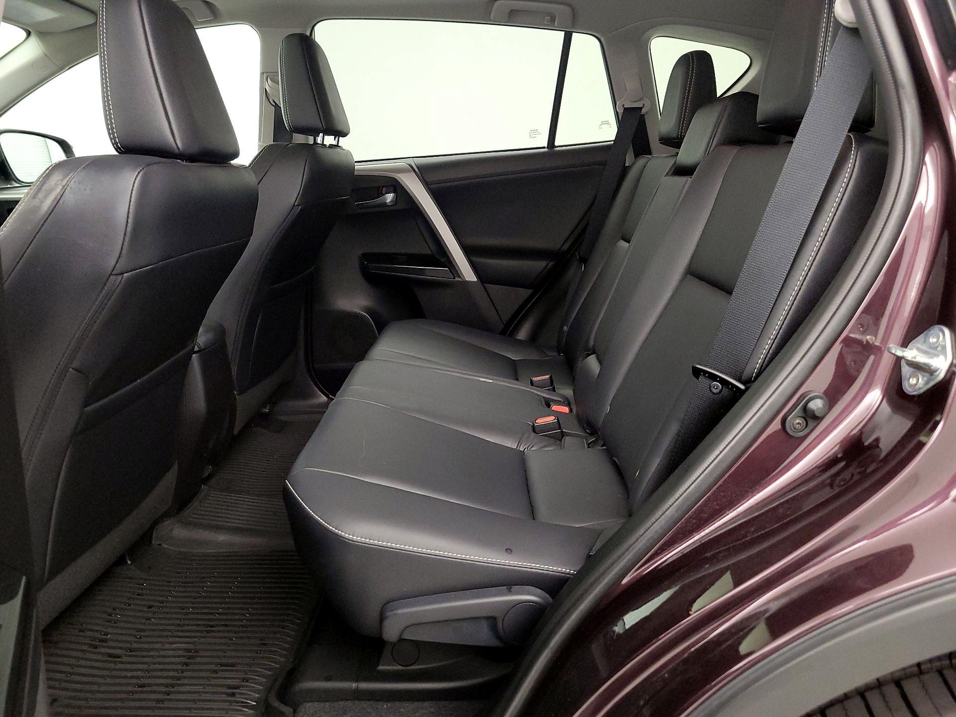 Thumbnail: 2016 Toyota RAV4 - 20