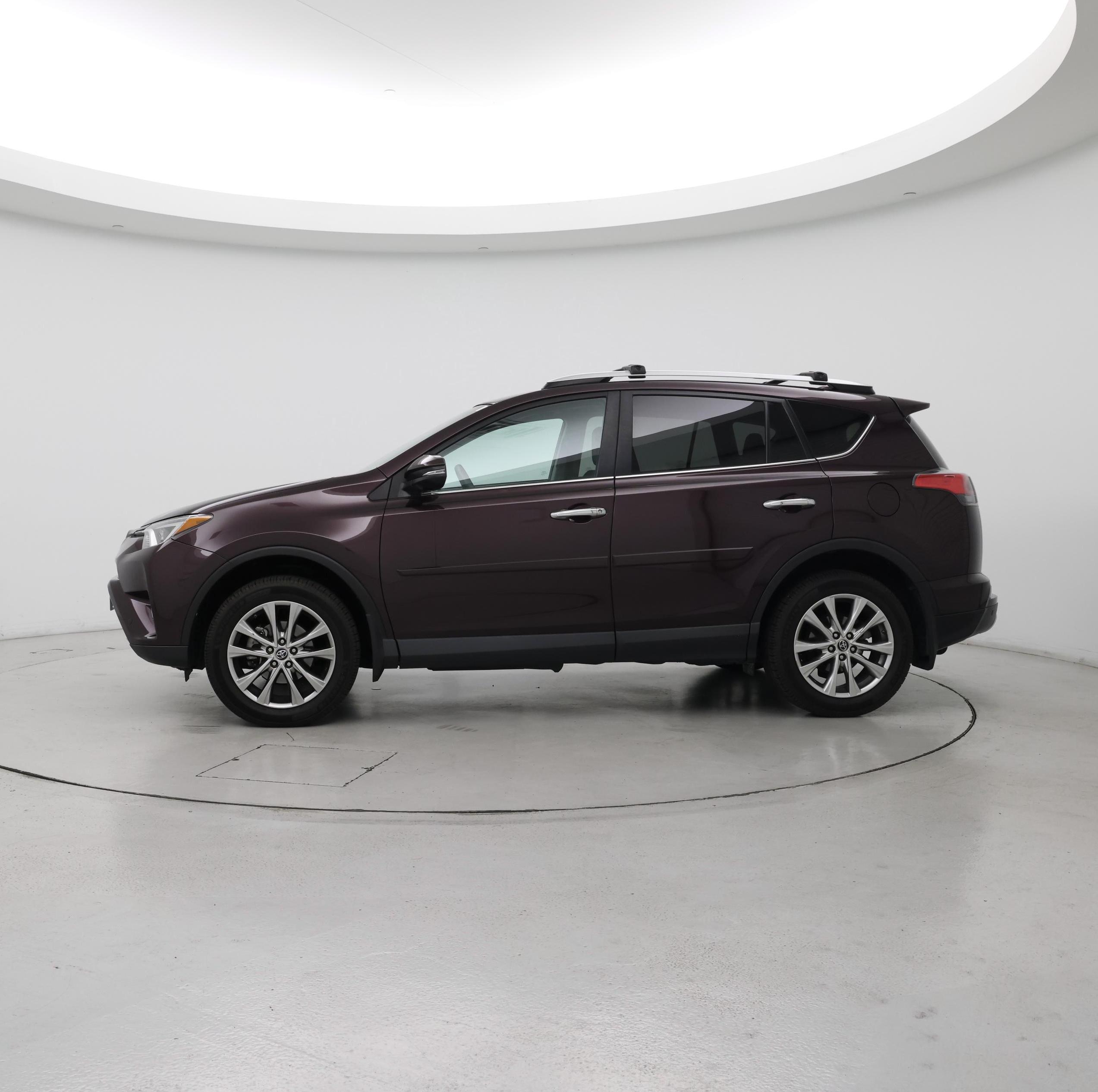 Thumbnail: 2016 Toyota RAV4 - 3