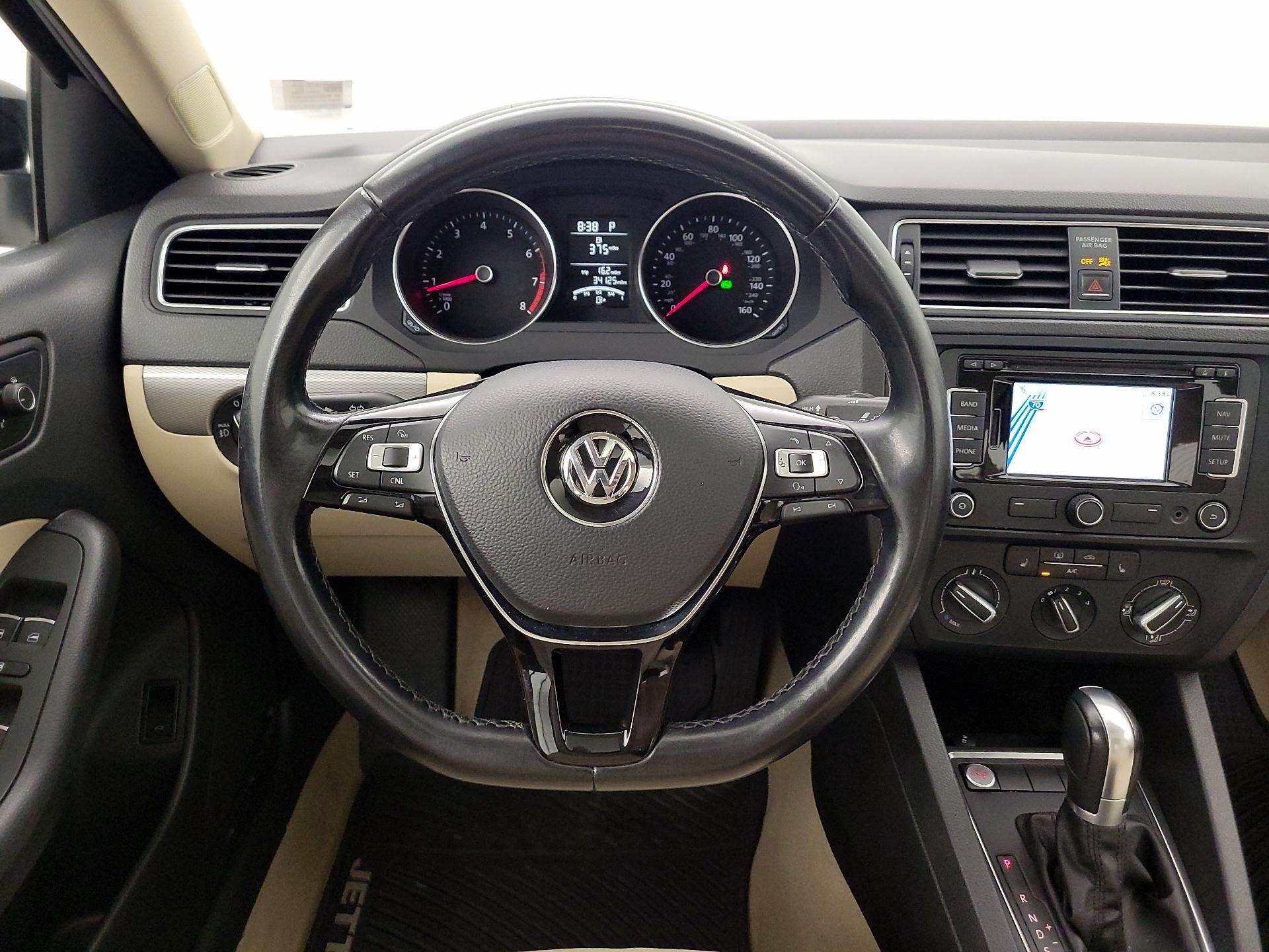 Thumbnail: 2015 Volkswagen Jetta - 10