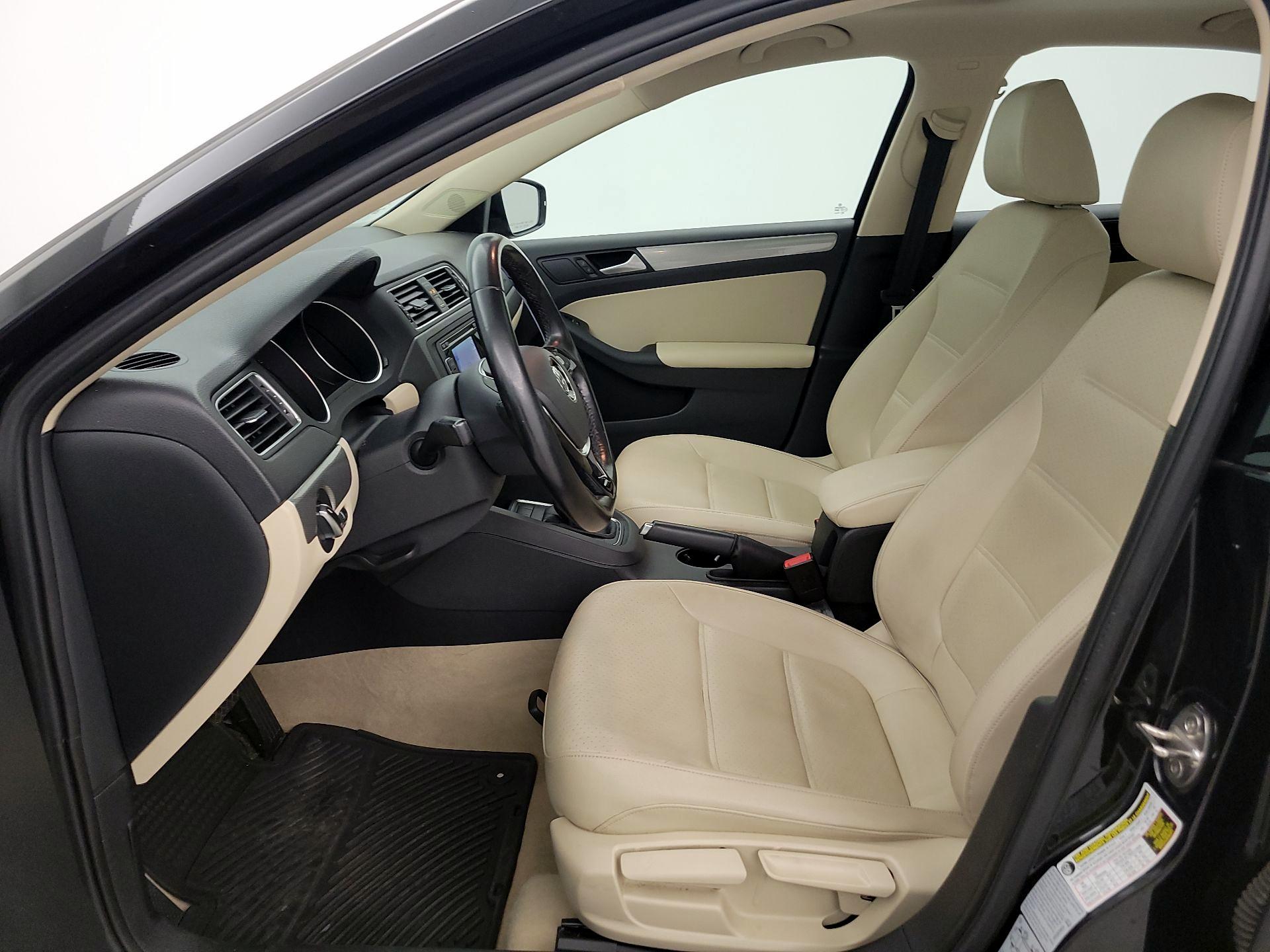 Thumbnail: 2015 Volkswagen Jetta - 11