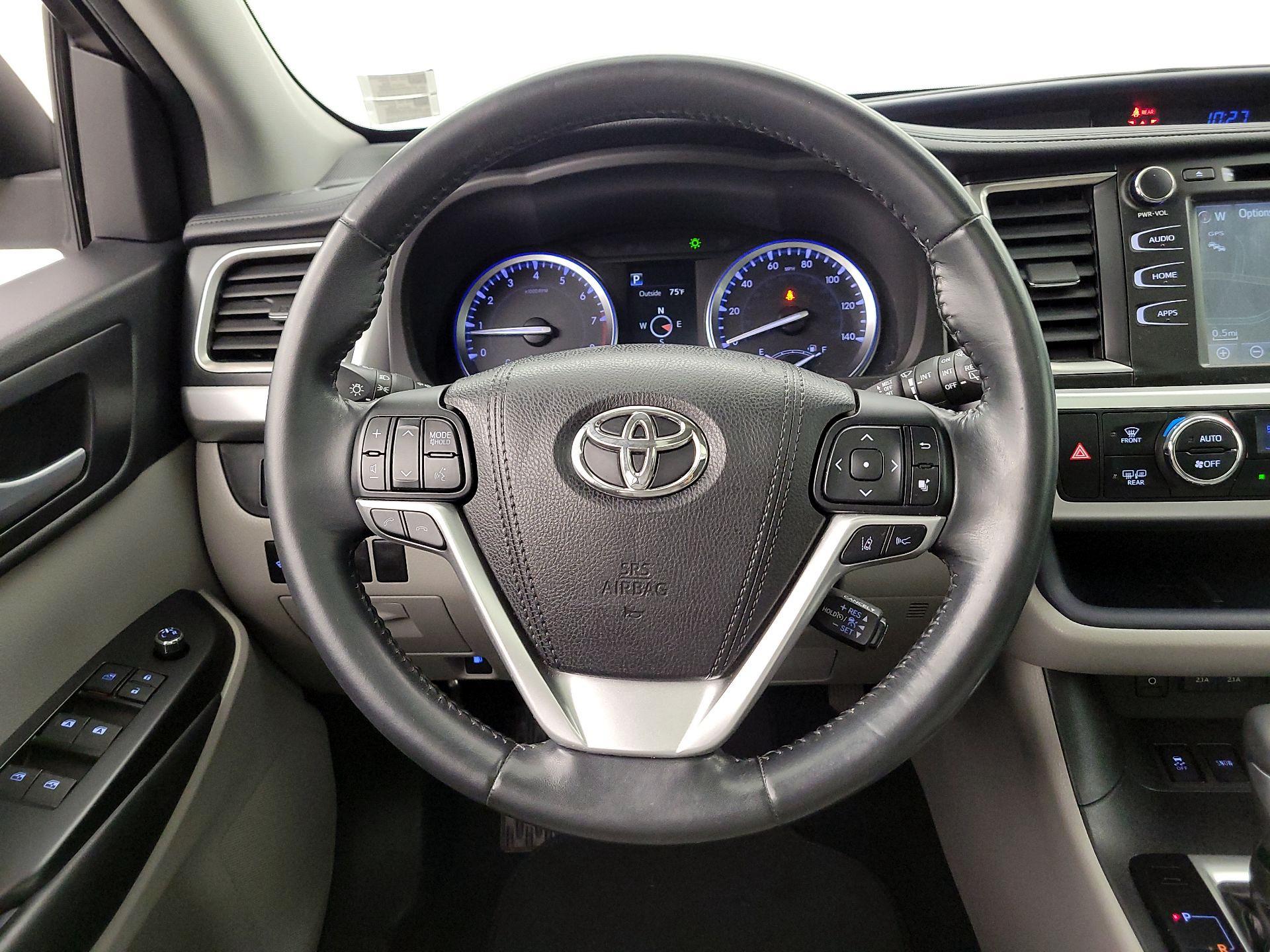 Thumbnail: 2018 Toyota Highlander - 10
