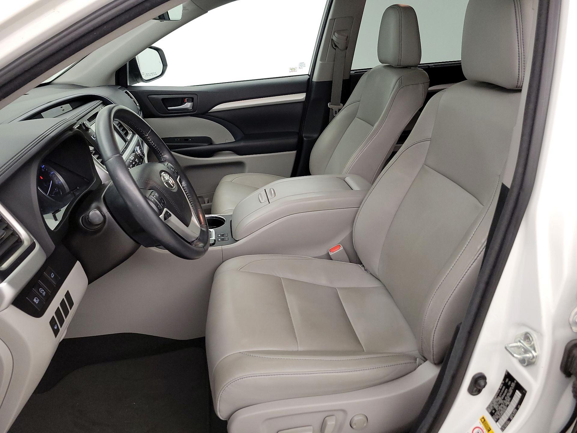 Thumbnail: 2018 Toyota Highlander - 11