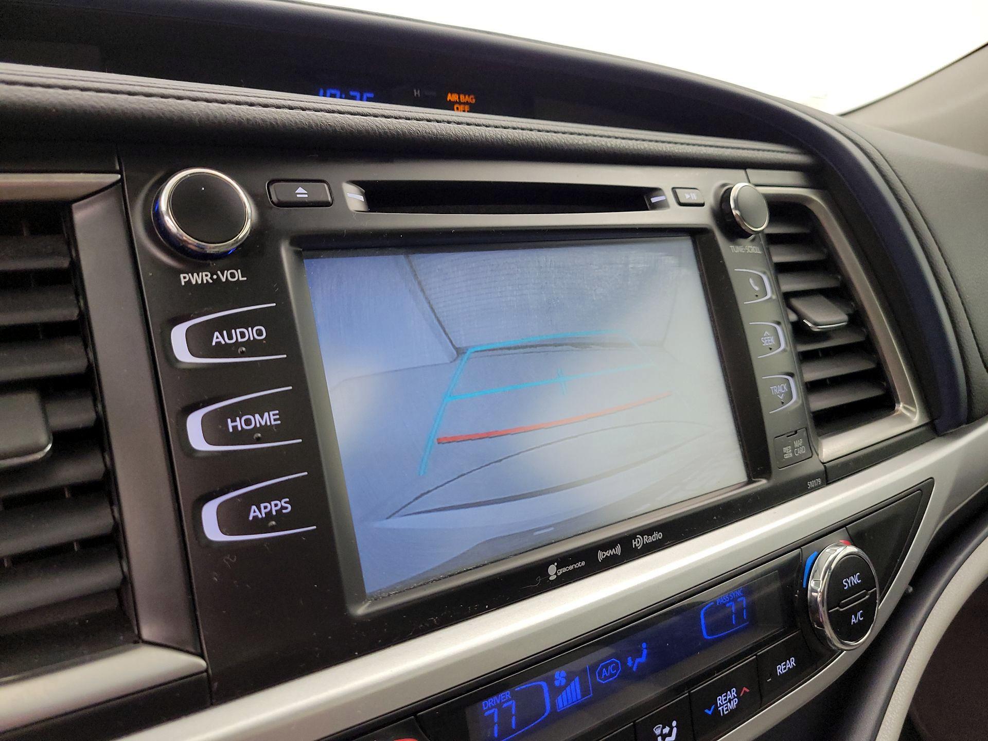 Thumbnail: 2018 Toyota Highlander - 15
