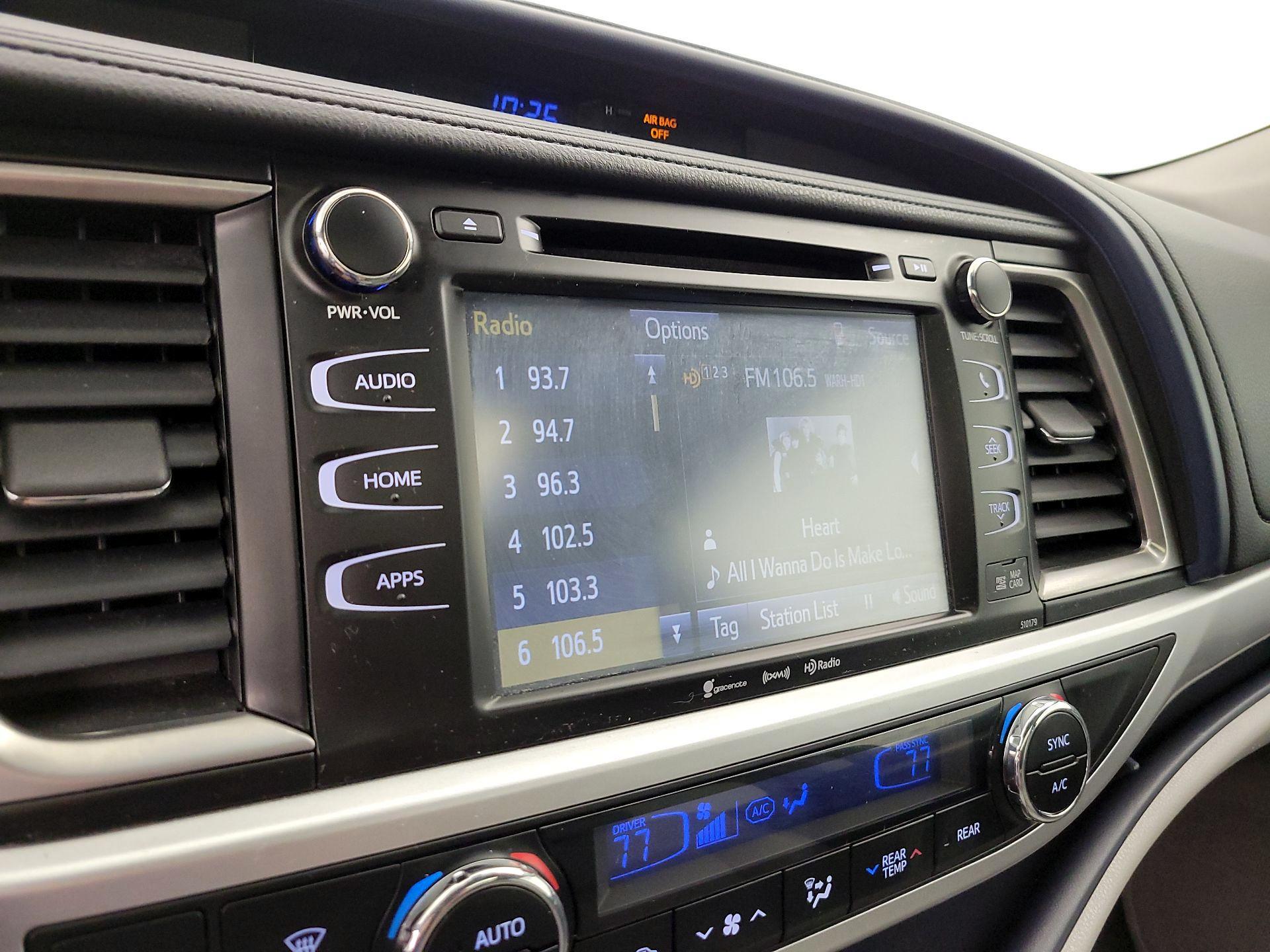 Thumbnail: 2018 Toyota Highlander - 16