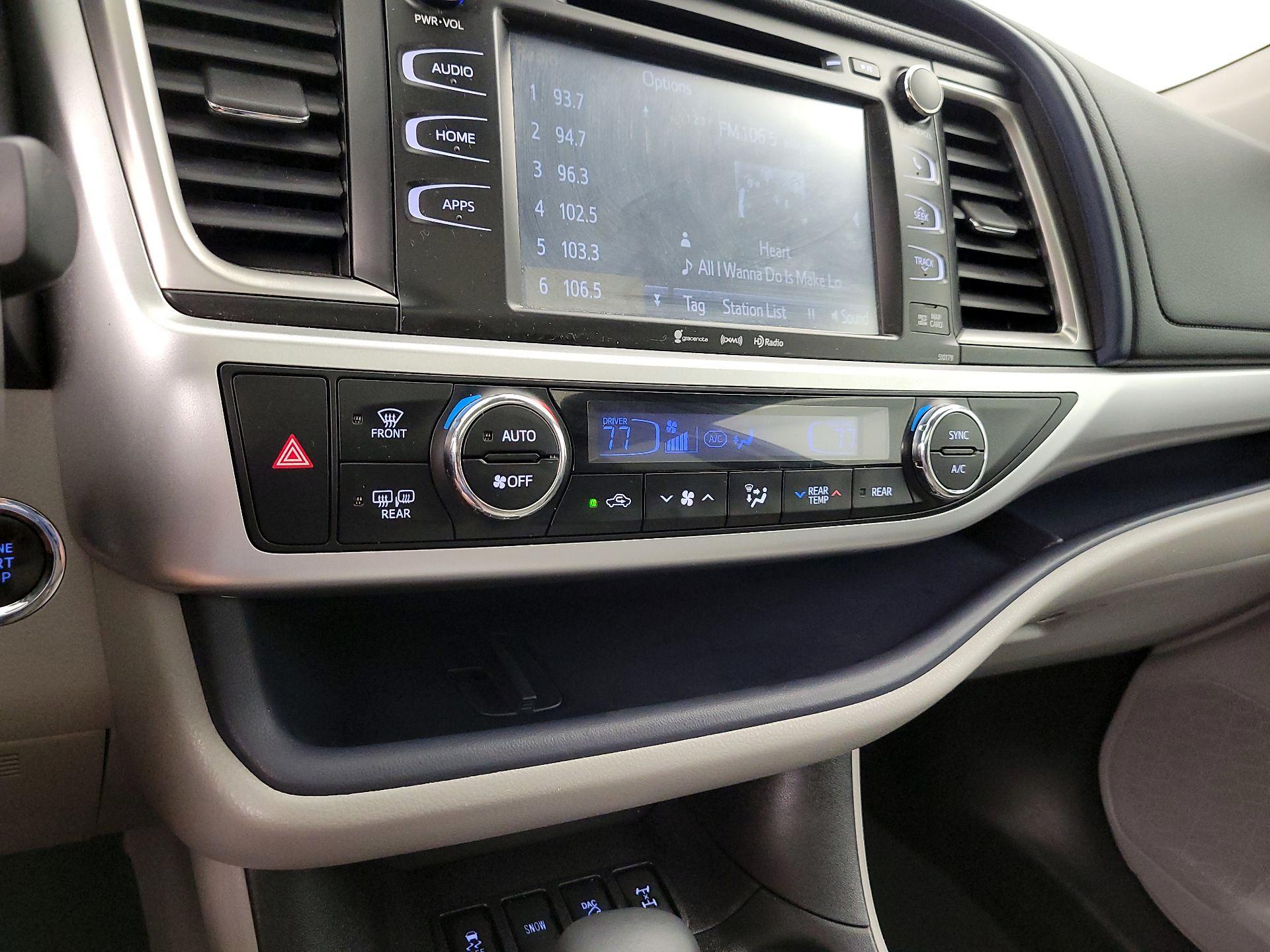 Thumbnail: 2018 Toyota Highlander - 17