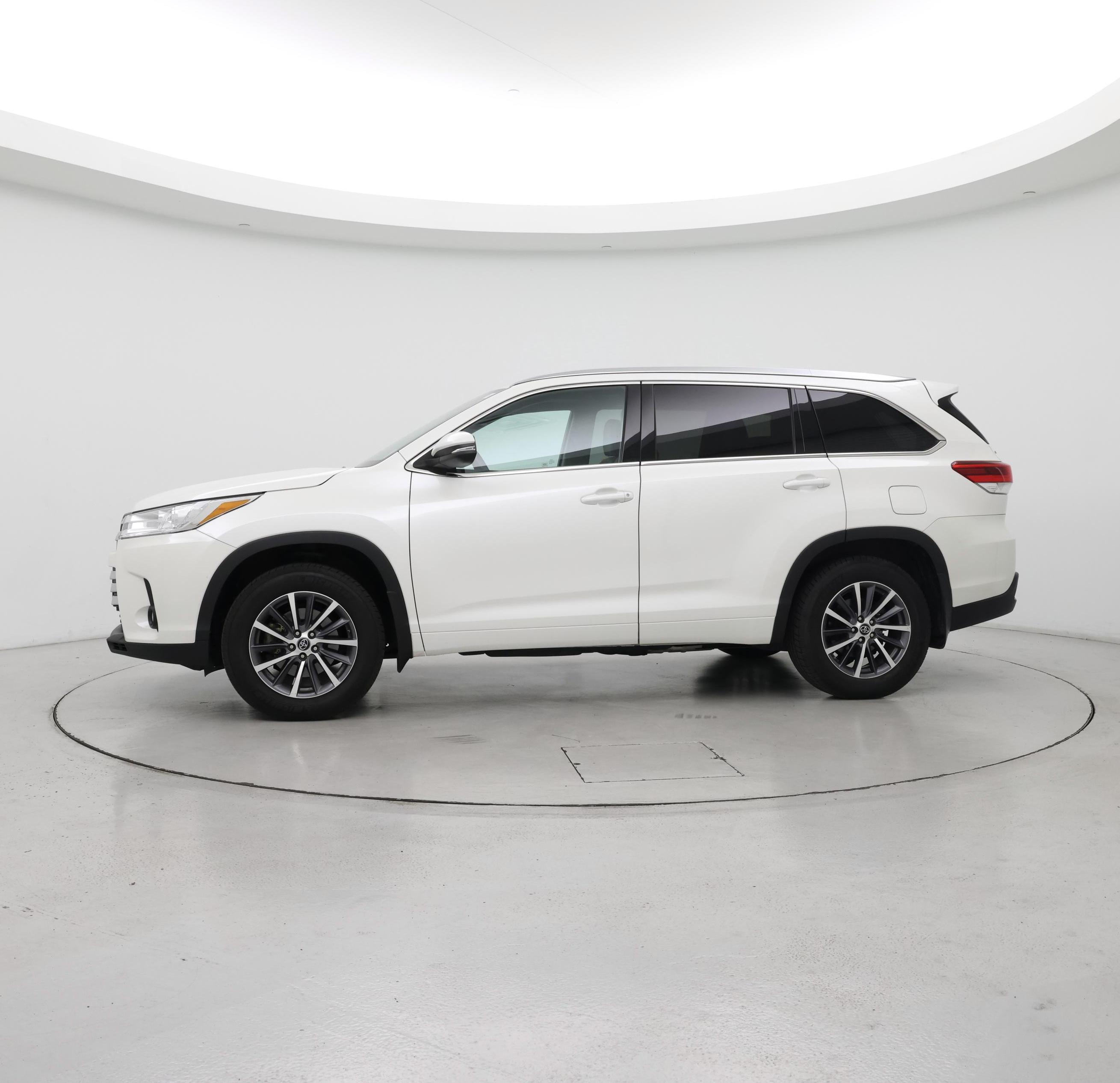 Thumbnail: 2018 Toyota Highlander - 3