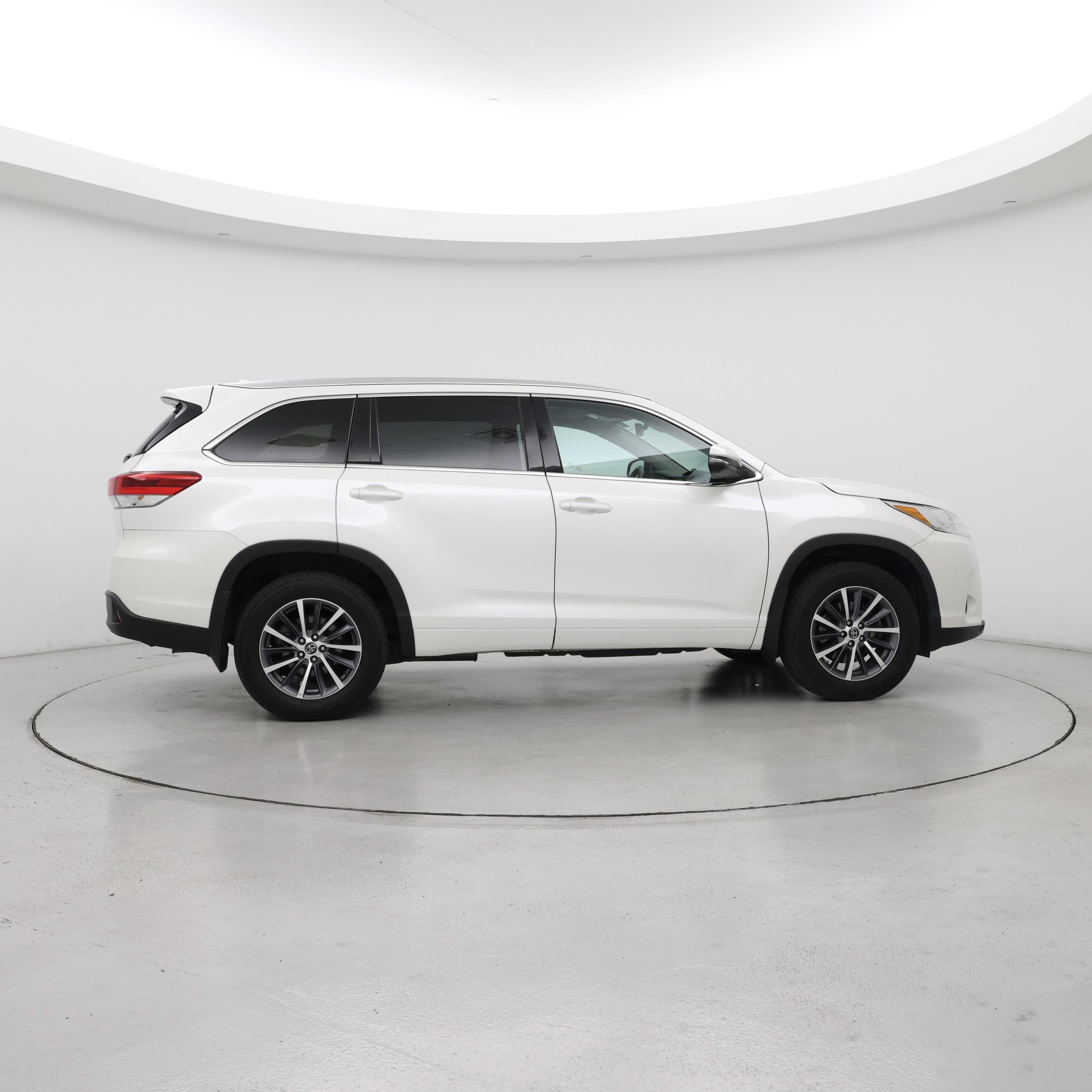 Thumbnail: 2018 Toyota Highlander - 7