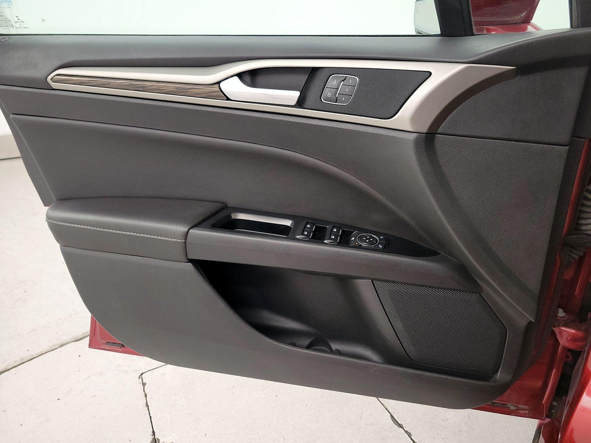 Thumbnail: 2014 Ford Fusion - 12