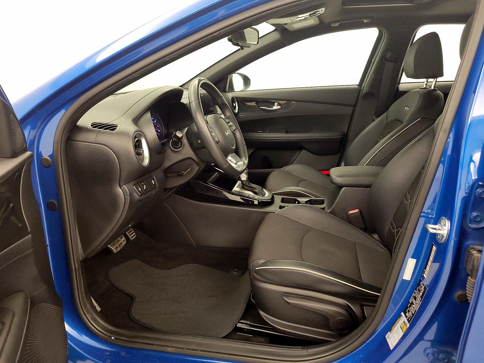 Thumbnail: 2022 Kia Forte - 11