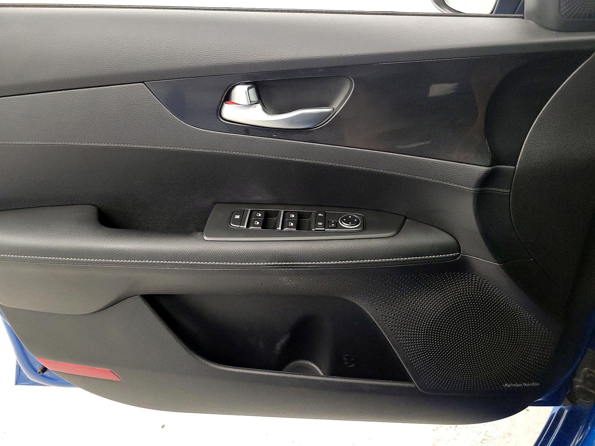 Thumbnail: 2022 Kia Forte - 12