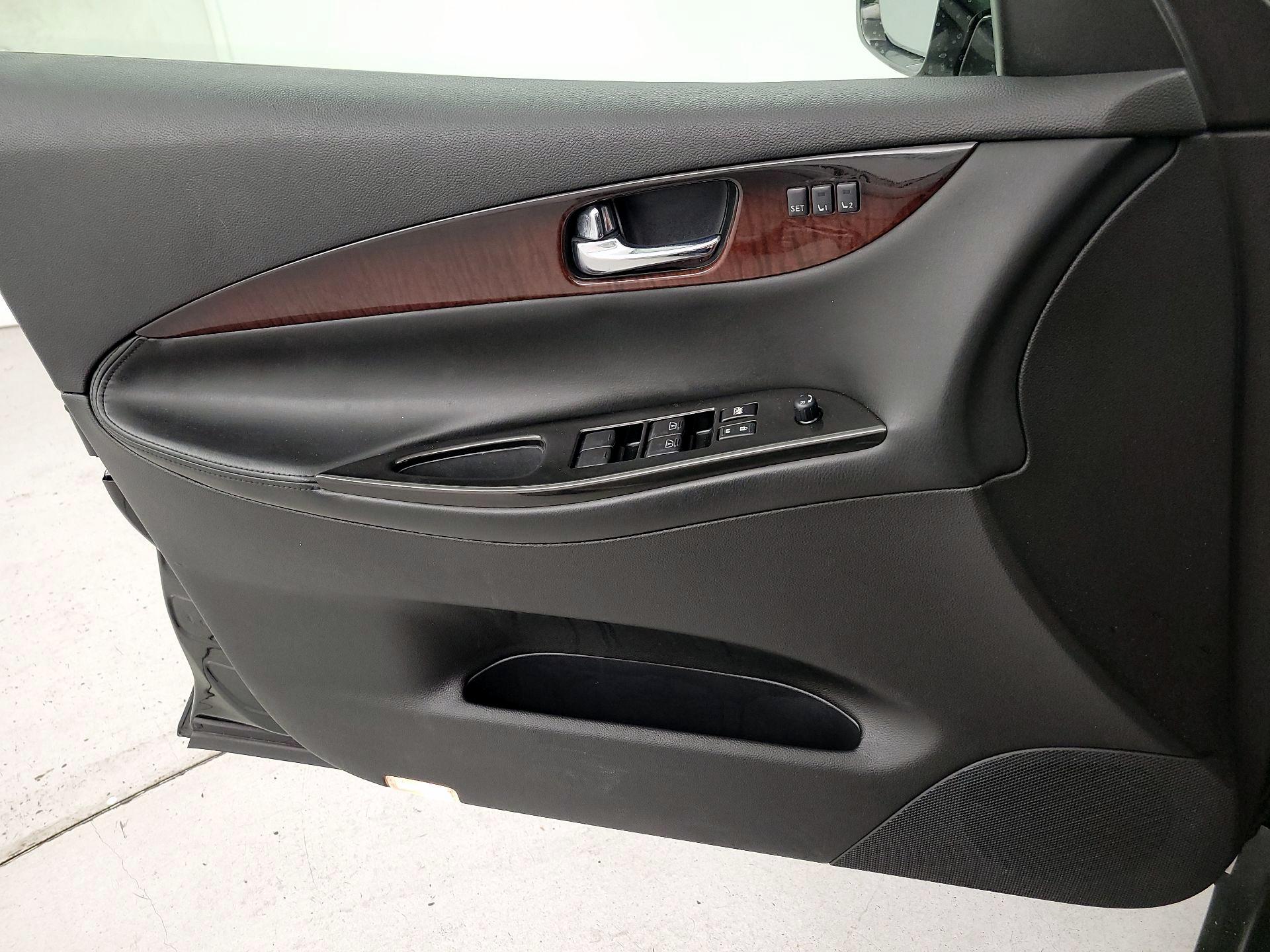 Thumbnail: 2017 INFINITI QX50 - 12