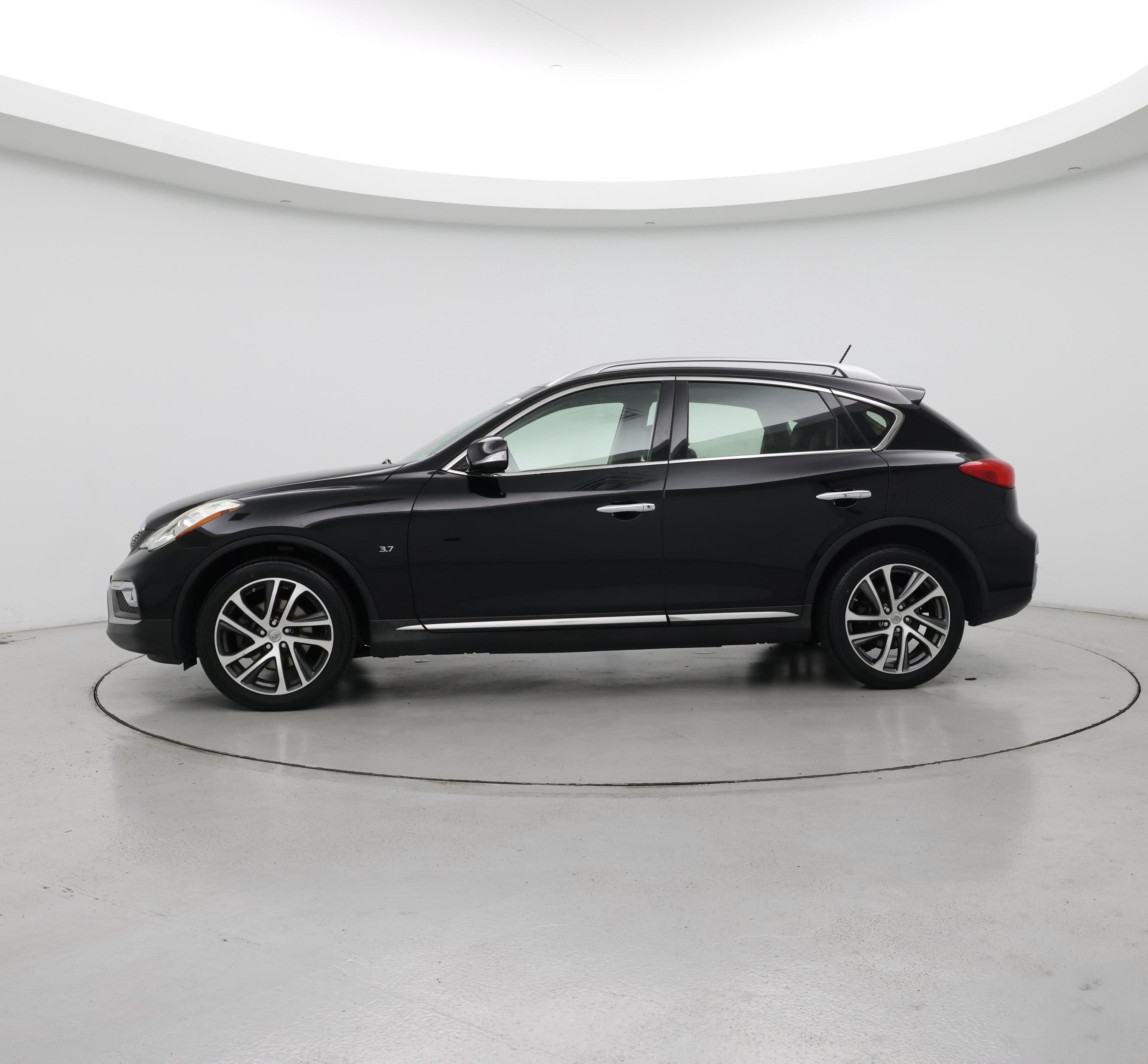 Thumbnail: 2017 INFINITI QX50 - 3