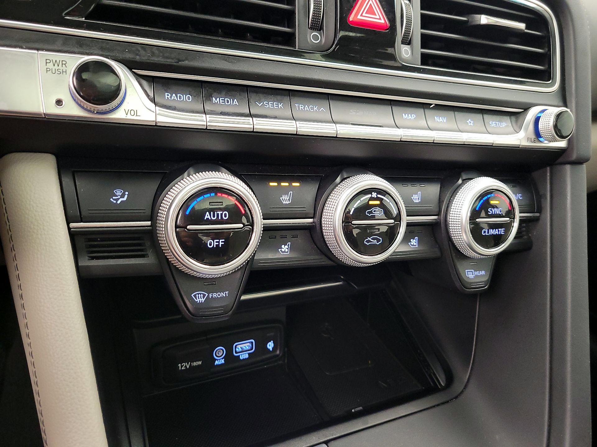 Thumbnail: 2019 Genesis G70 - 17