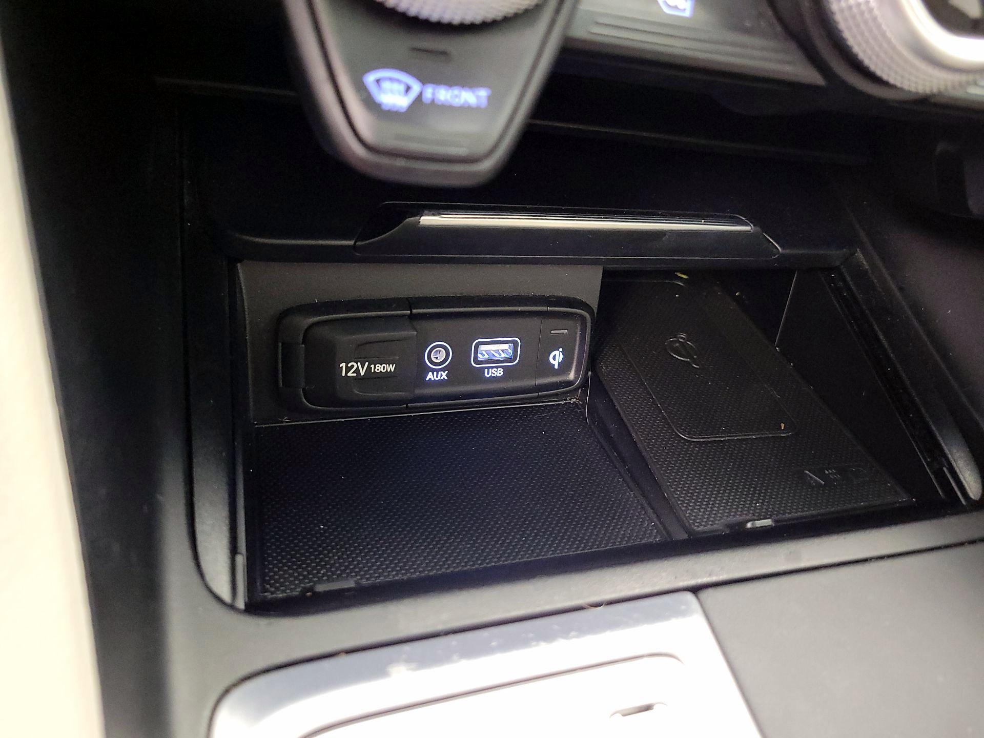 Thumbnail: 2019 Genesis G70 - 19