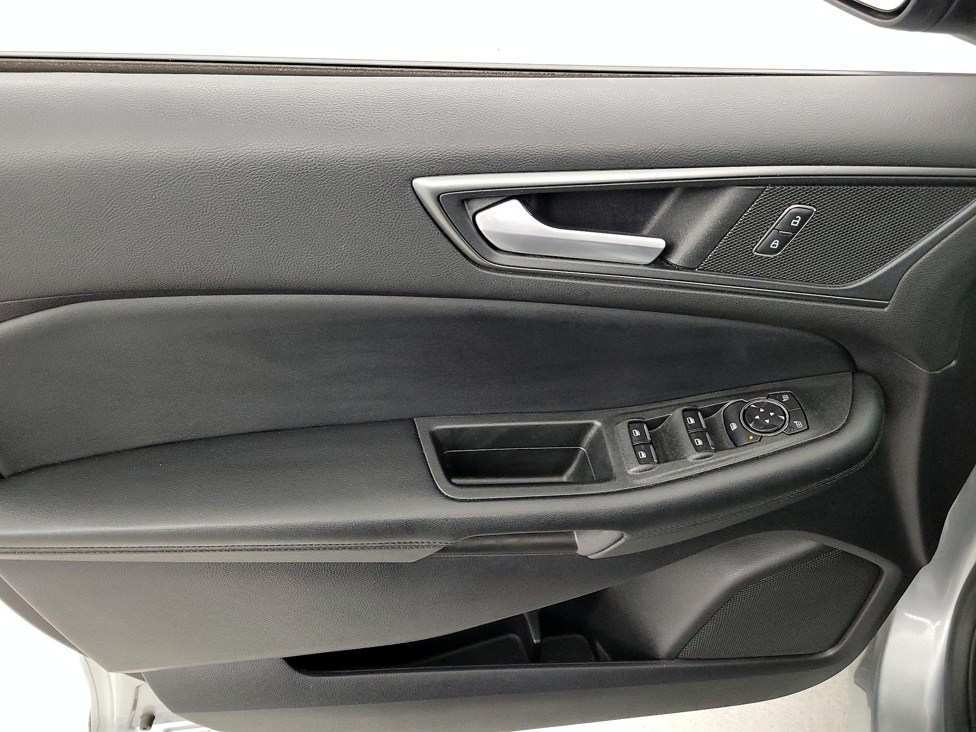 Thumbnail: 2020 Ford Edge - 12