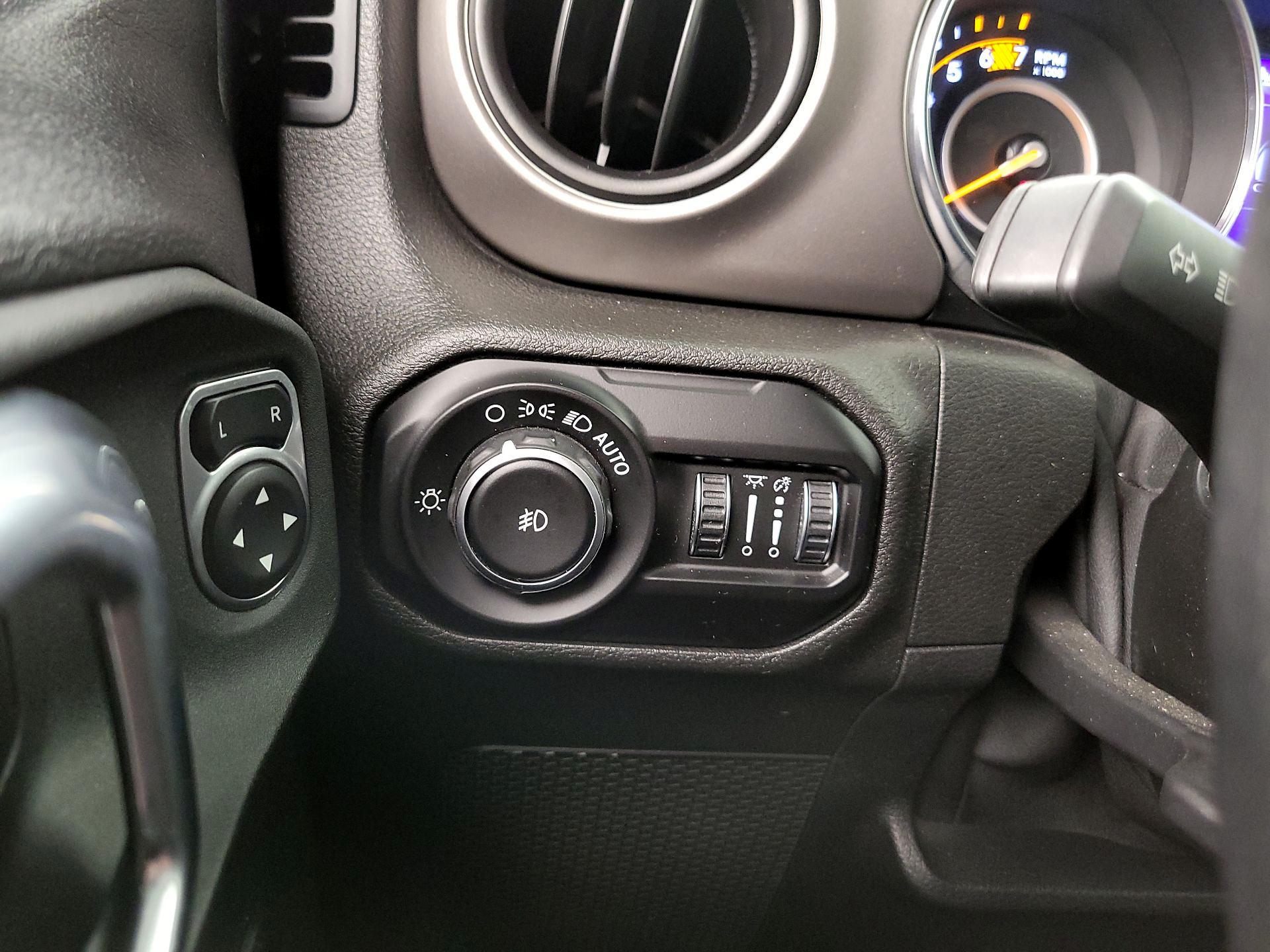Thumbnail: 2020 Jeep Wrangler - 13