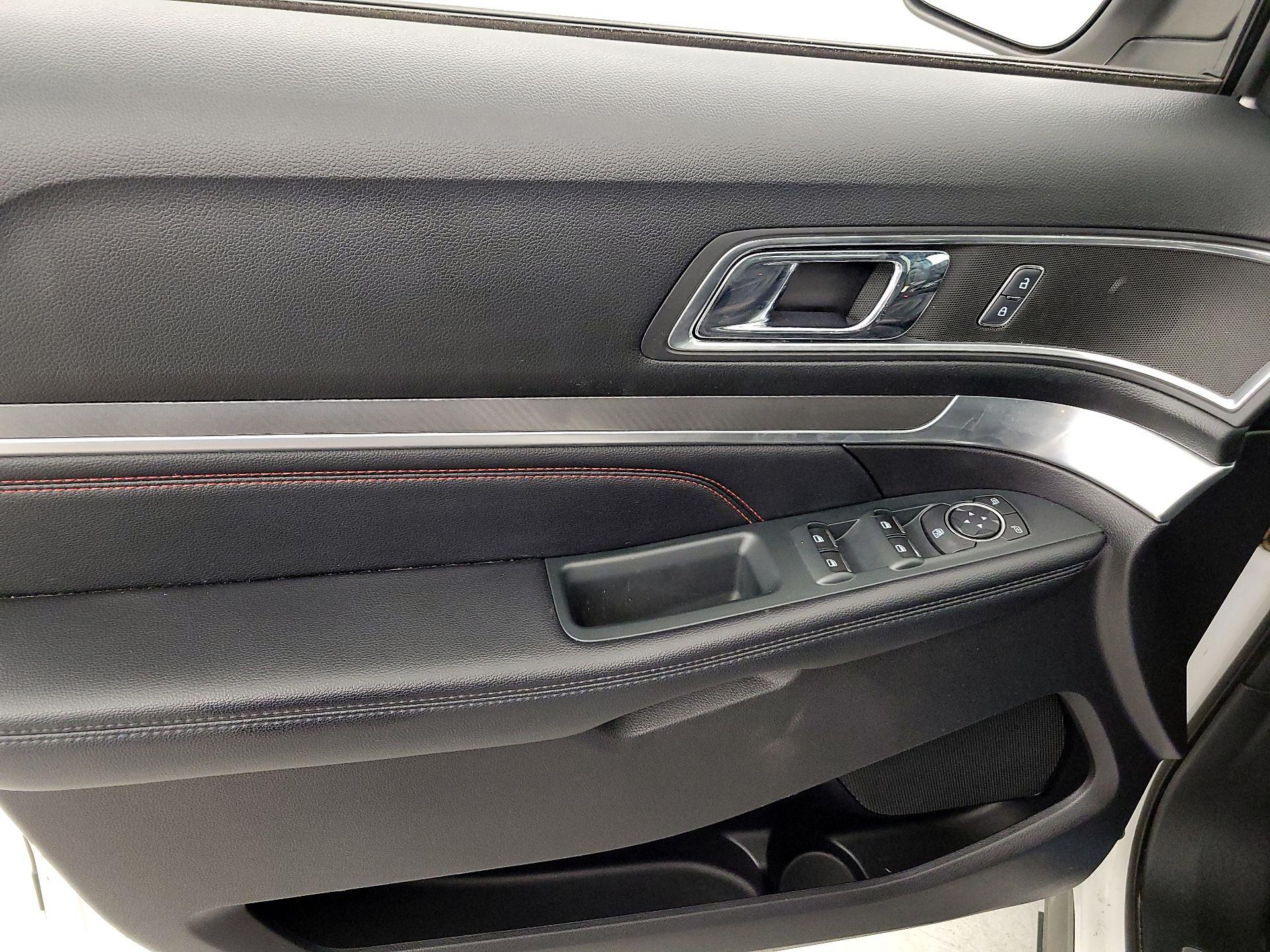 Thumbnail: 2019 Ford Explorer - 12
