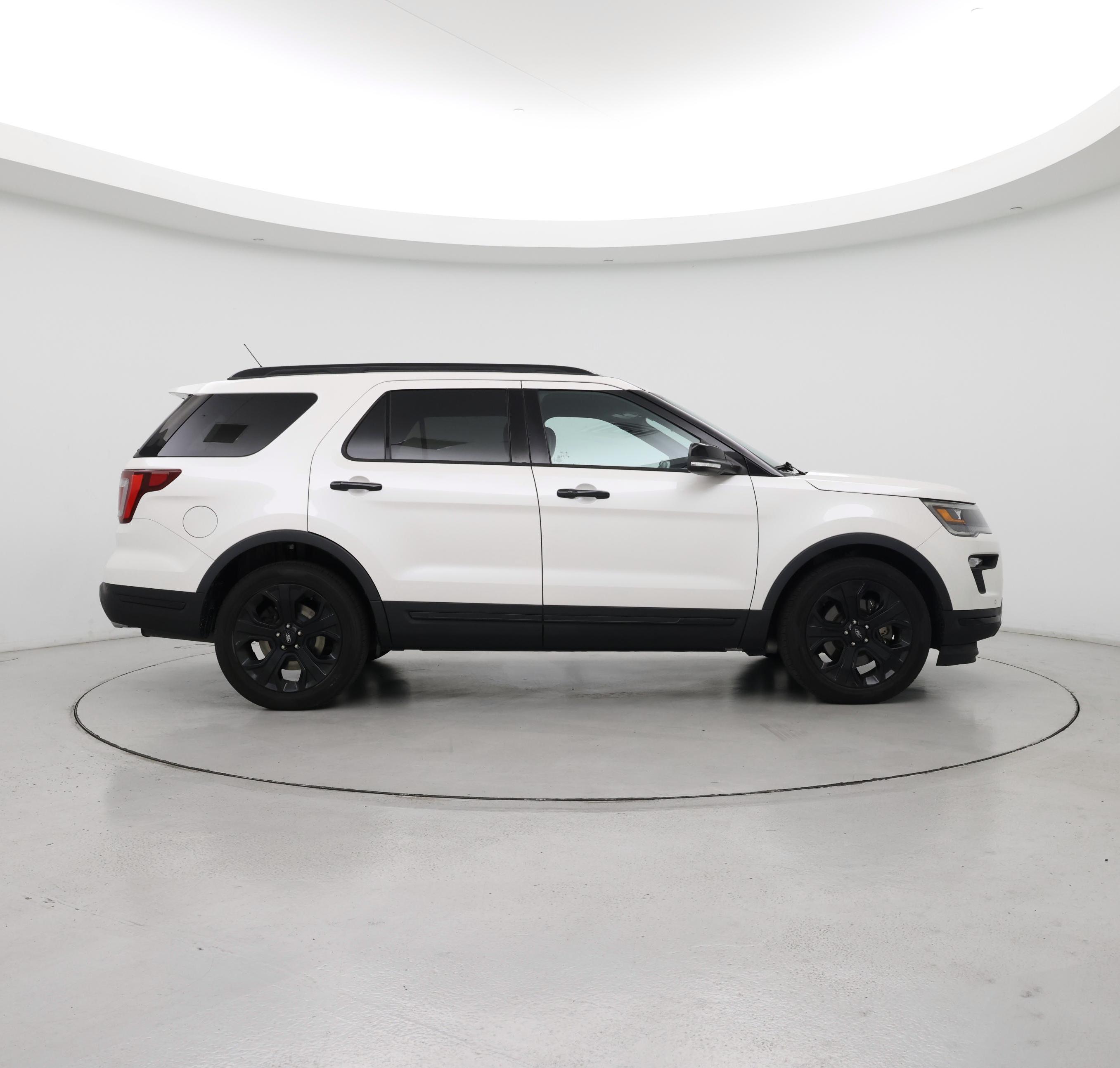 Thumbnail: 2019 Ford Explorer - 7