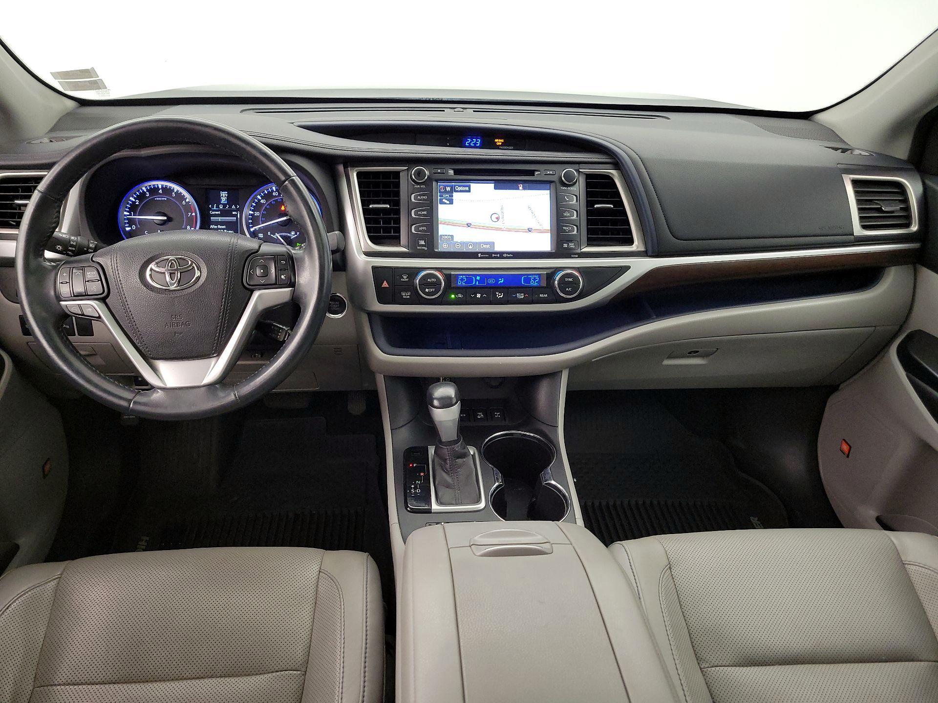 Thumbnail: 2016 Toyota Highlander - 9
