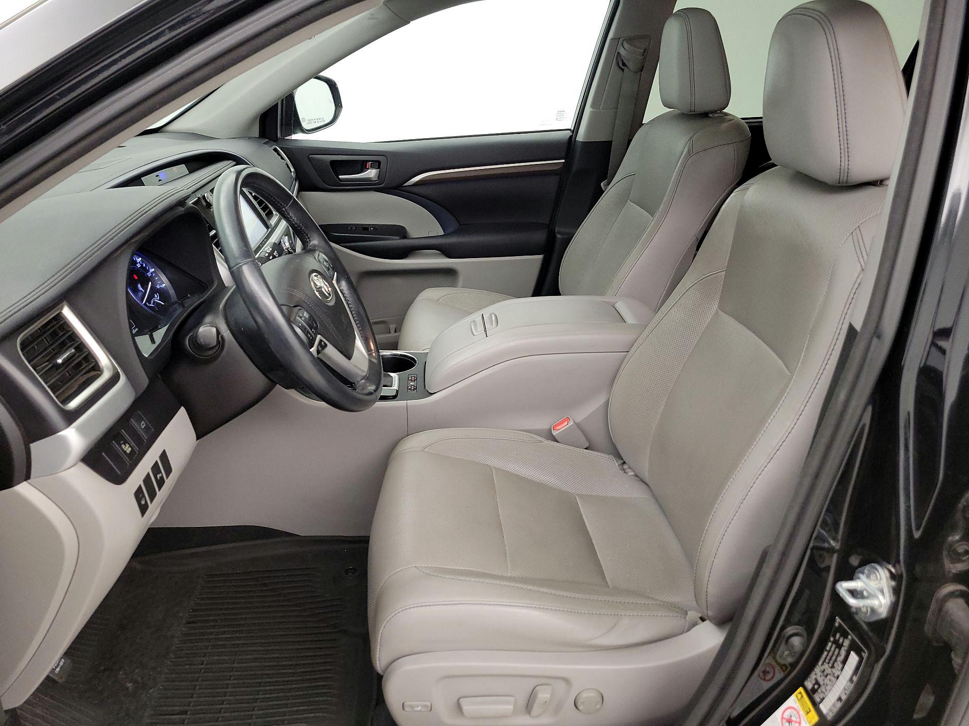 Thumbnail: 2016 Toyota Highlander - 11