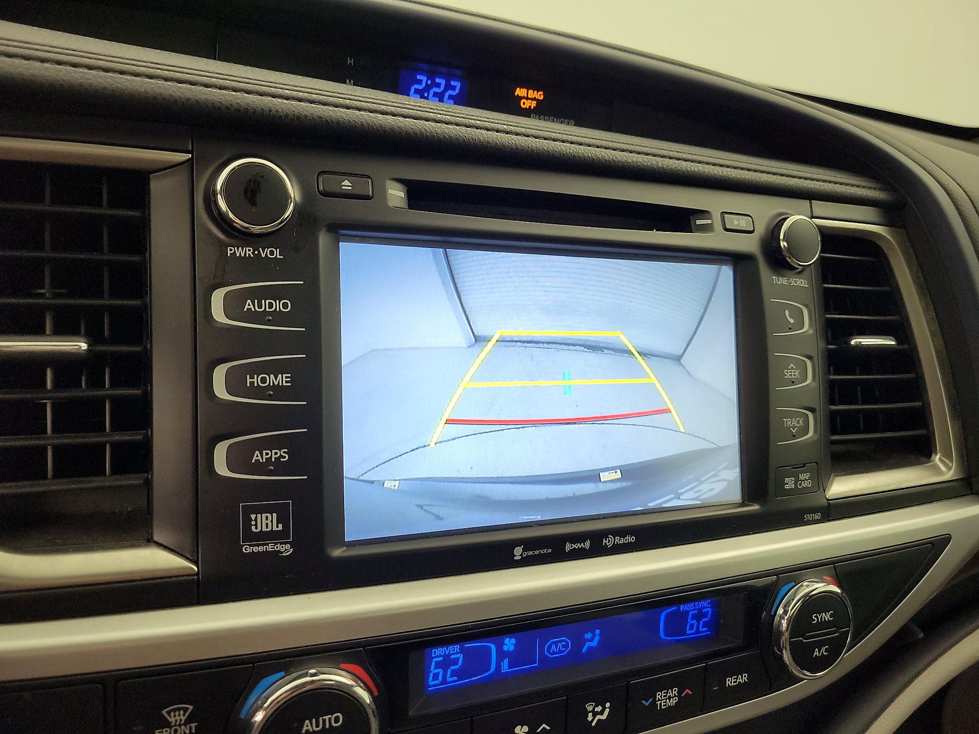 Thumbnail: 2016 Toyota Highlander - 15