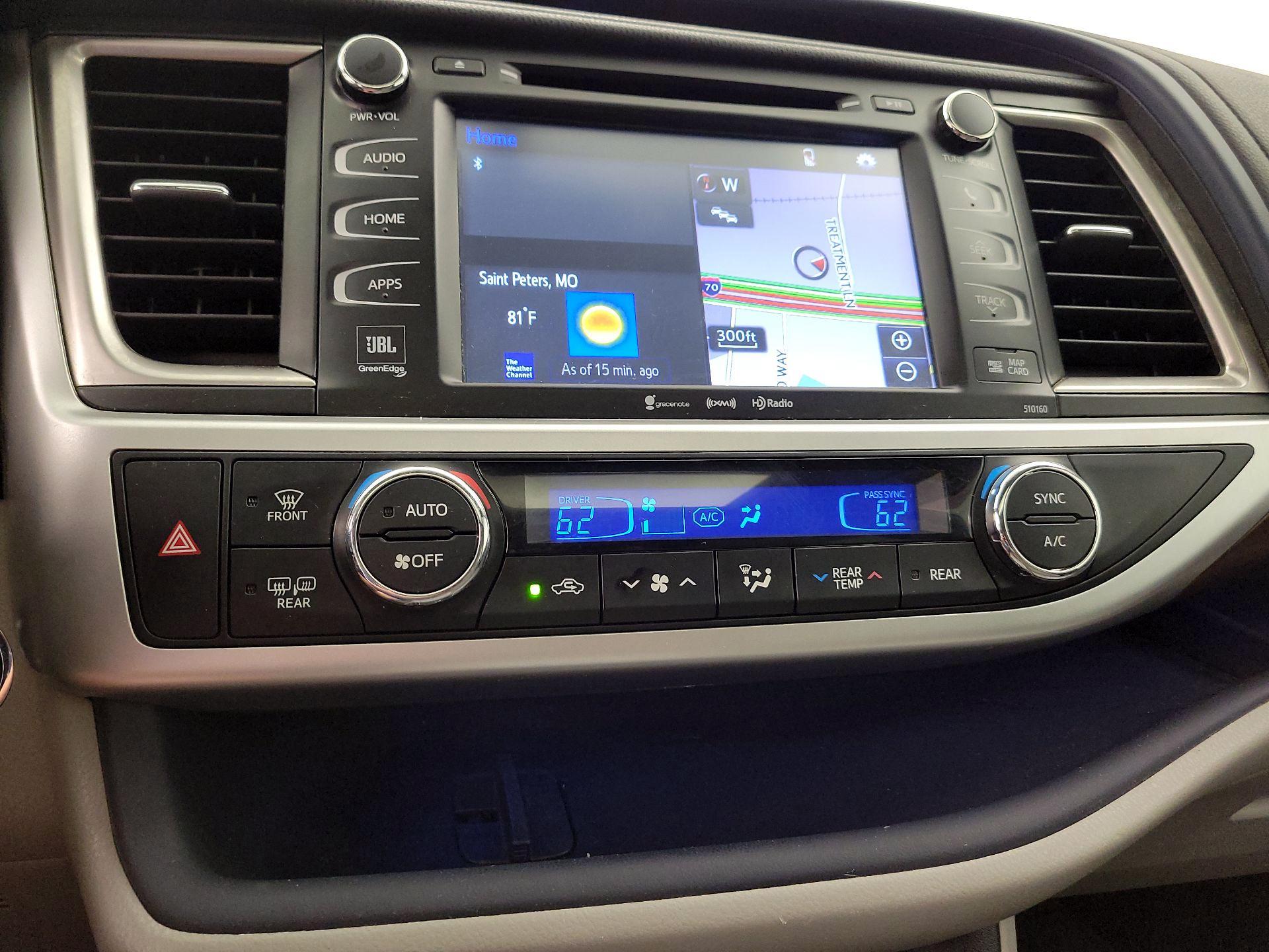 Thumbnail: 2016 Toyota Highlander - 17