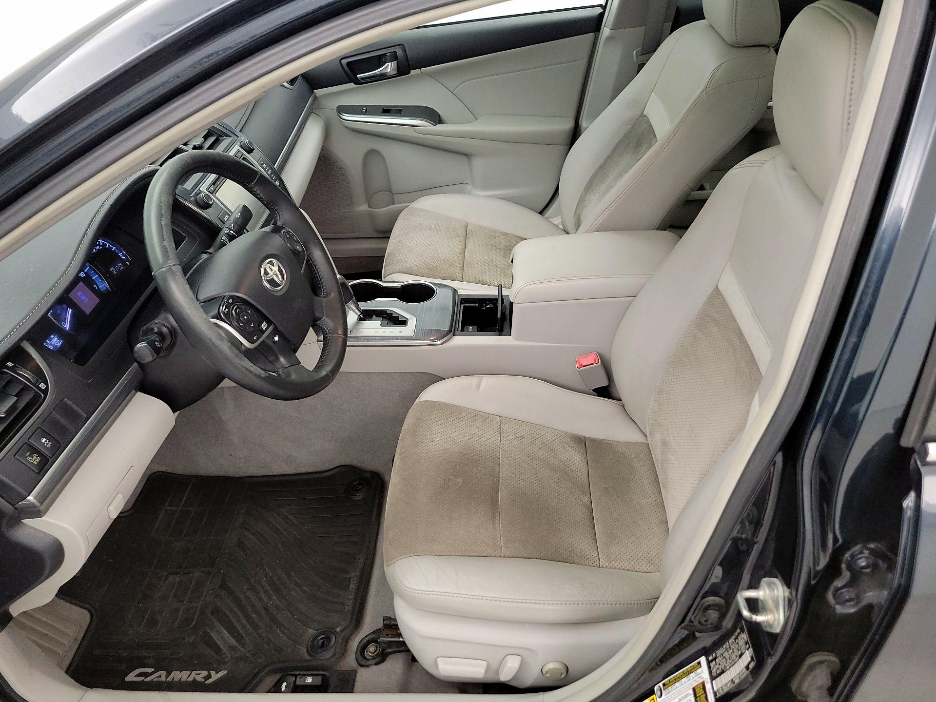 Thumbnail: 2014 Toyota Camry - 11