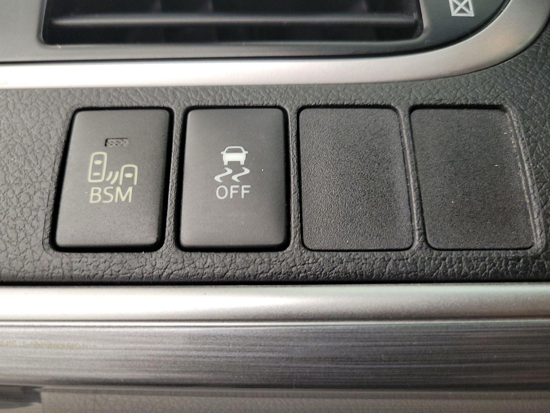 Thumbnail: 2014 Toyota Camry - 13