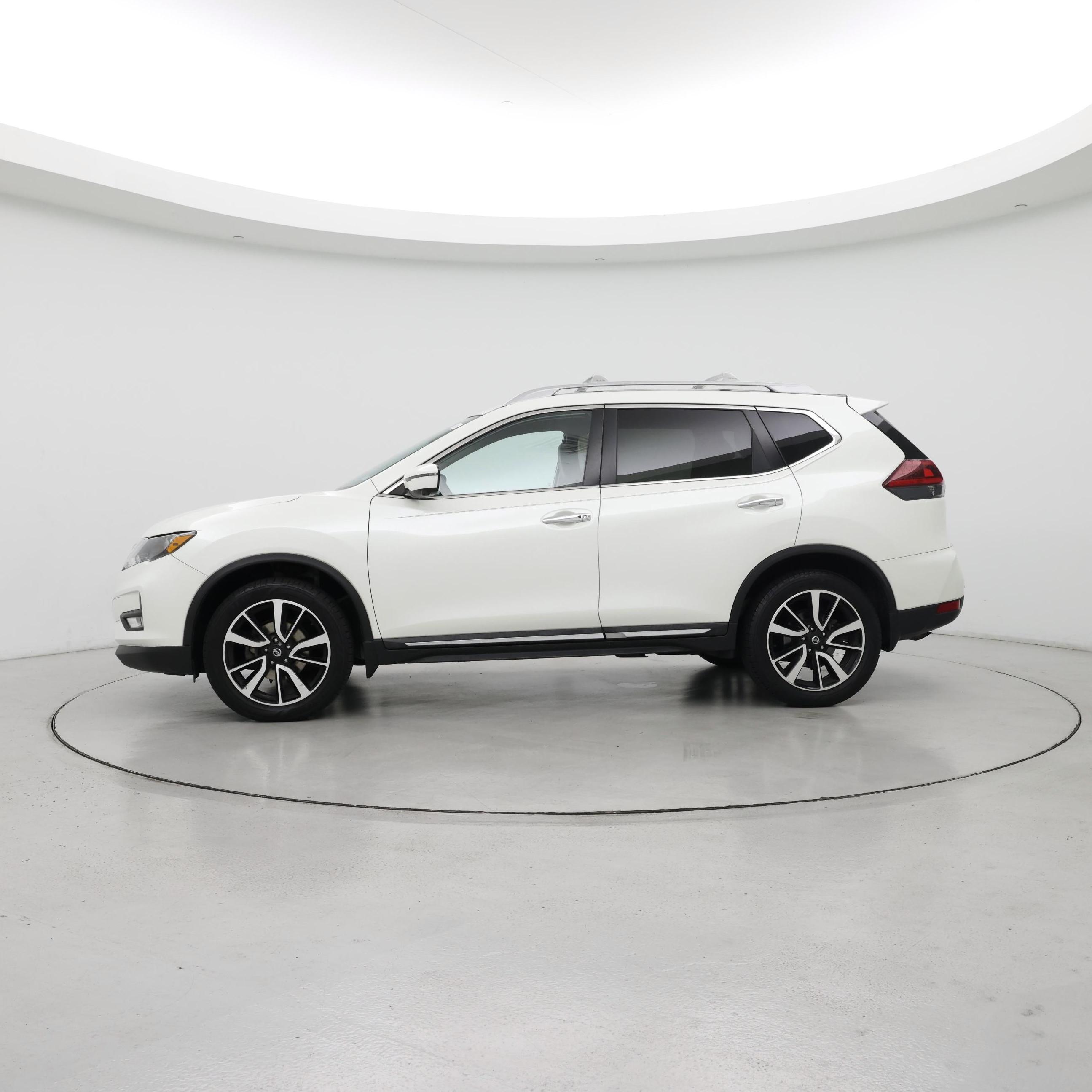 Thumbnail: 2020 Nissan Rogue - 3