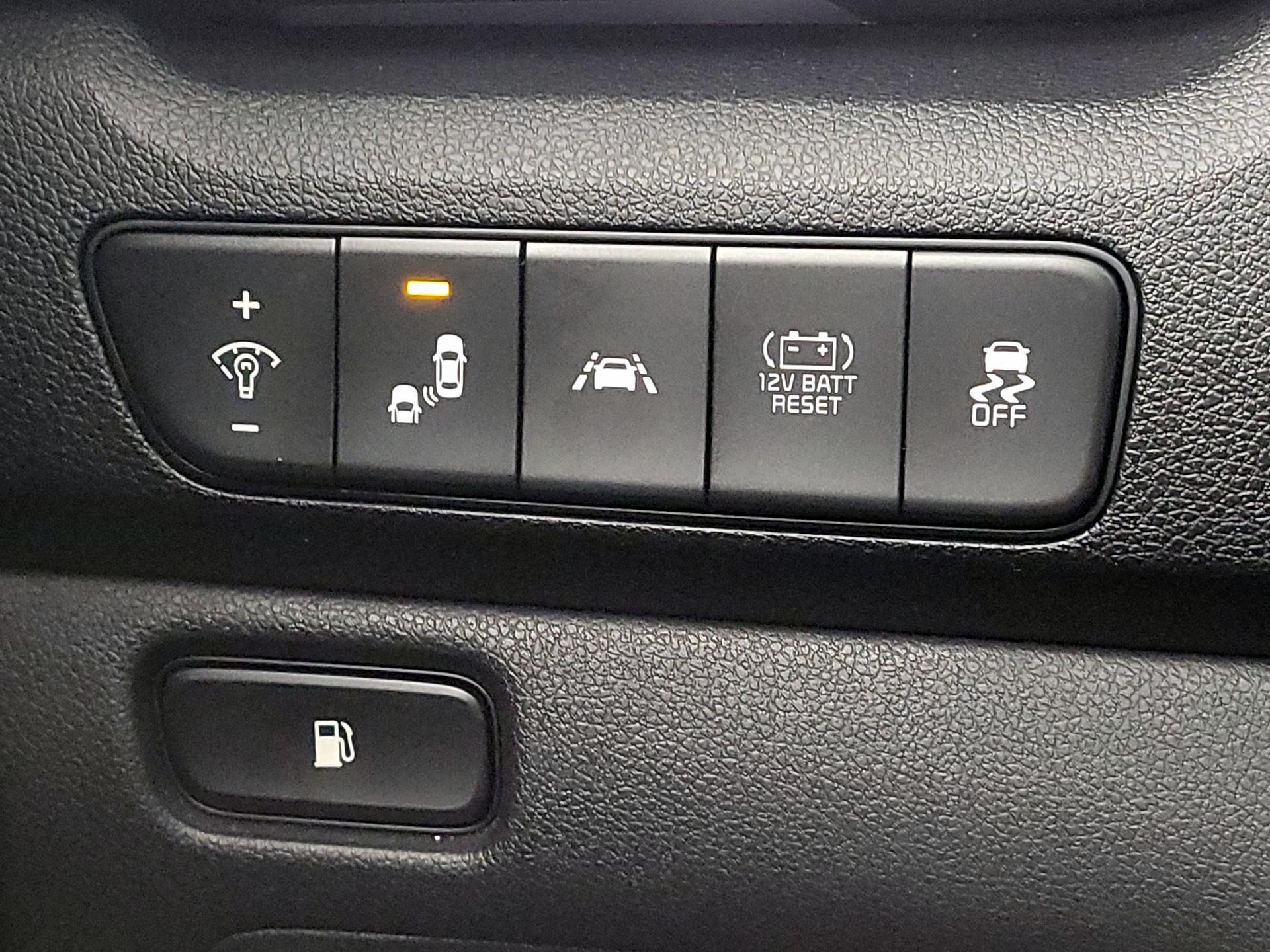 Thumbnail: 2022 Kia Niro - 13