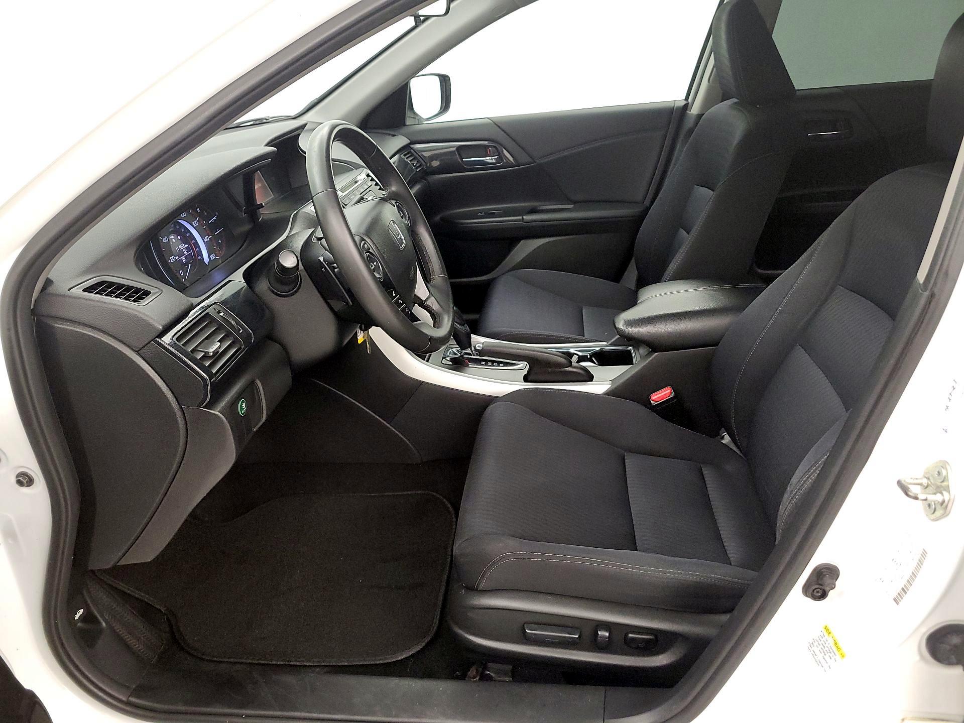 Thumbnail: 2015 Honda Accord - 11