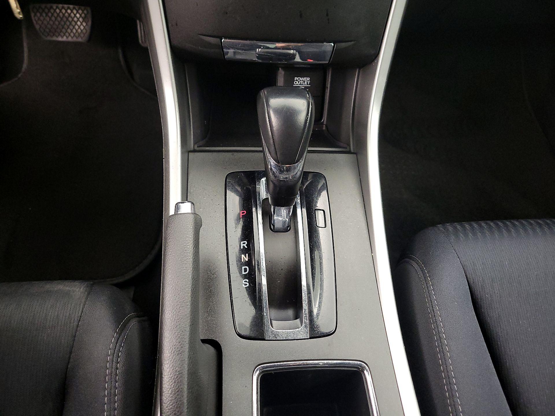 Thumbnail: 2015 Honda Accord - 17