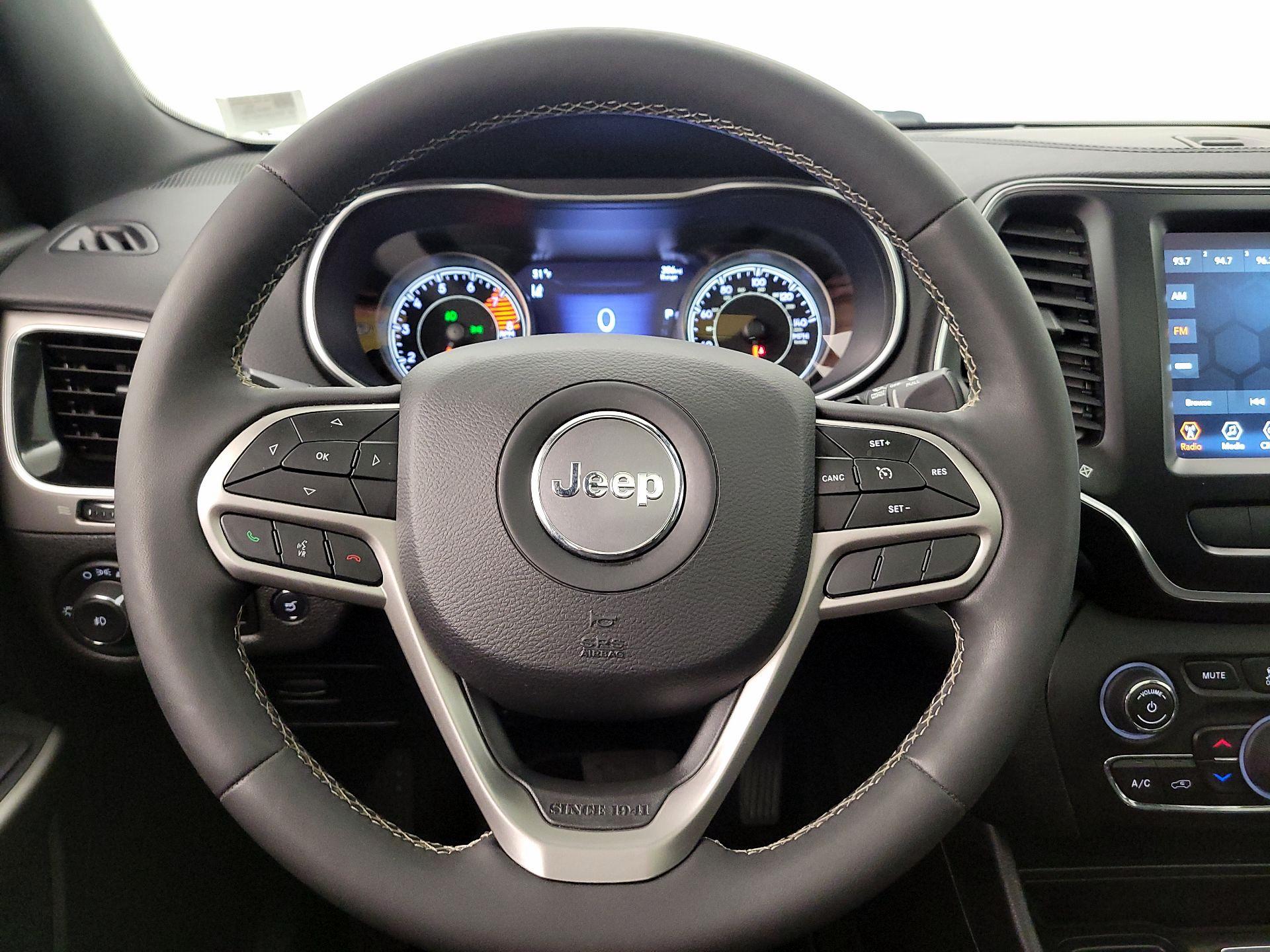 Thumbnail: 2021 Jeep Cherokee - 10