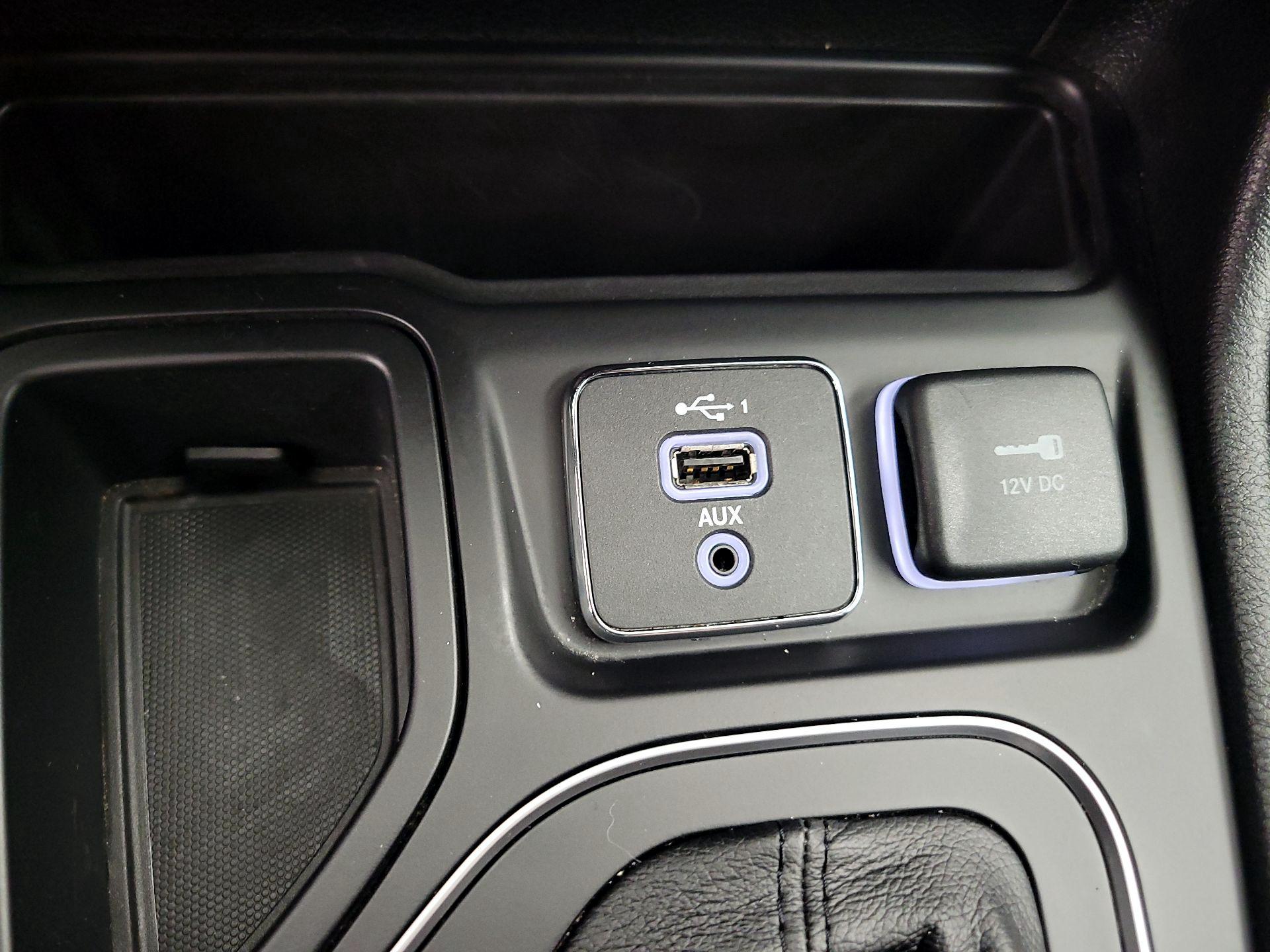 Thumbnail: 2021 Jeep Cherokee - 18