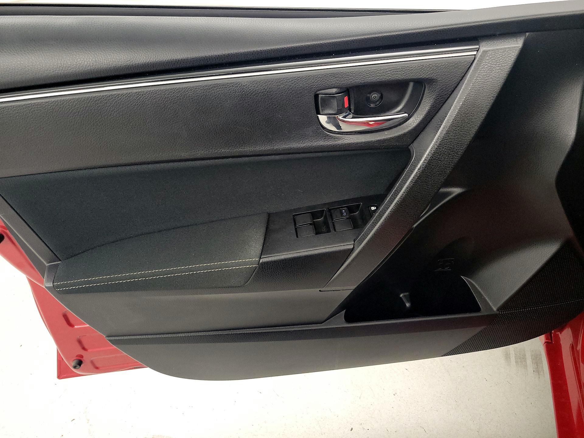 Thumbnail: 2018 Toyota Corolla - 12