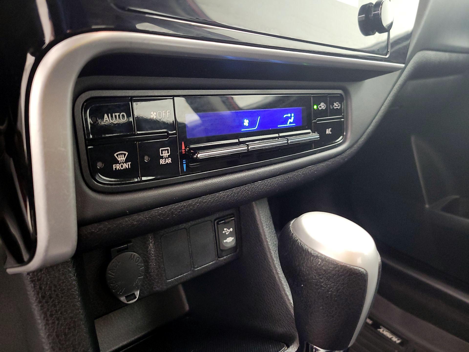 Thumbnail: 2018 Toyota Corolla - 16