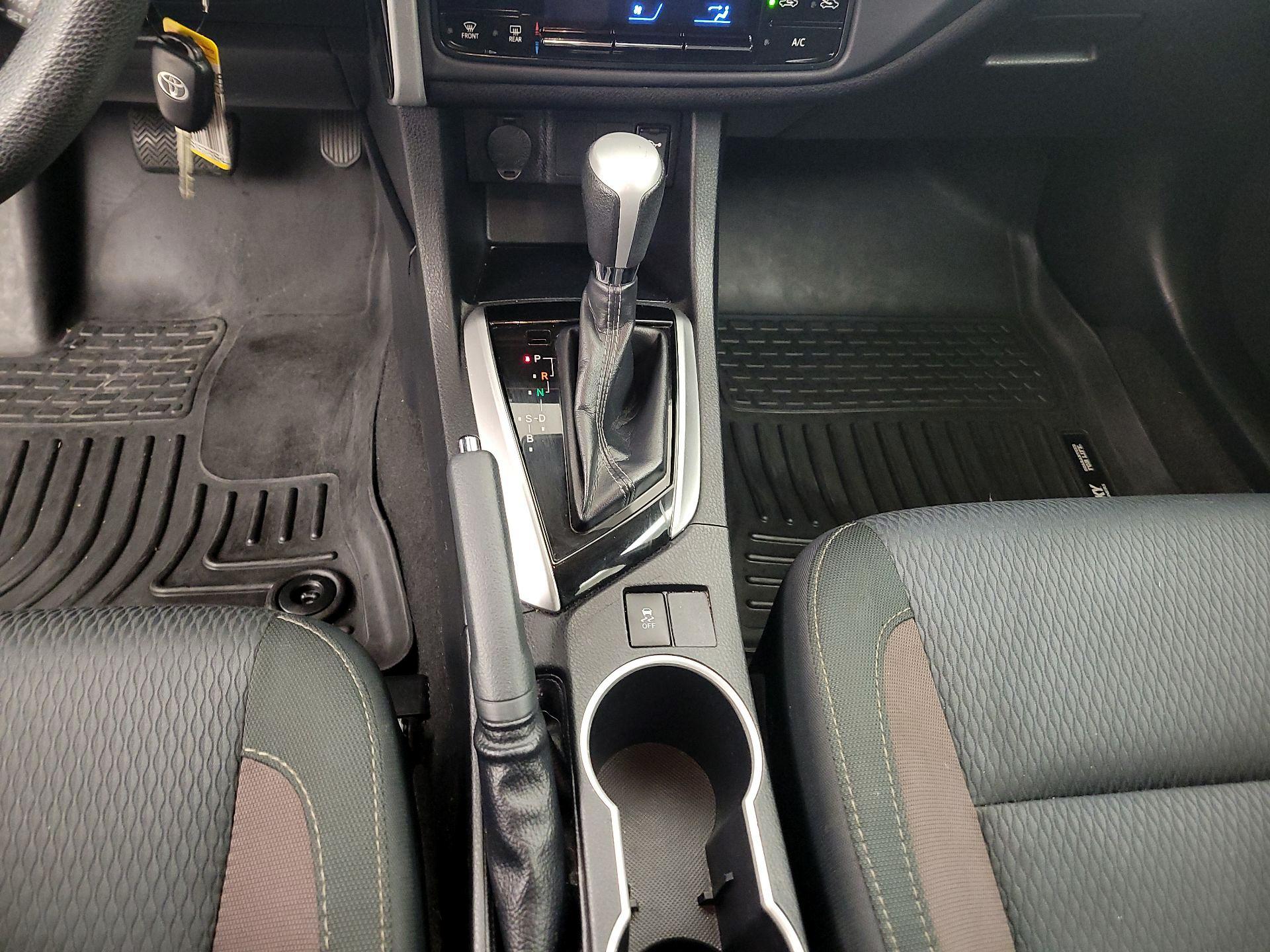 Thumbnail: 2018 Toyota Corolla - 17