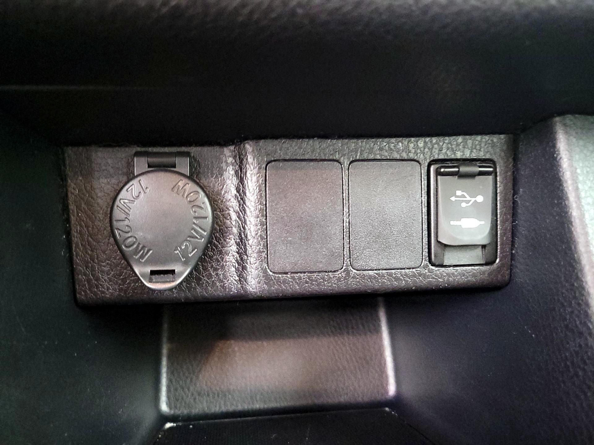 Thumbnail: 2018 Toyota Corolla - 18